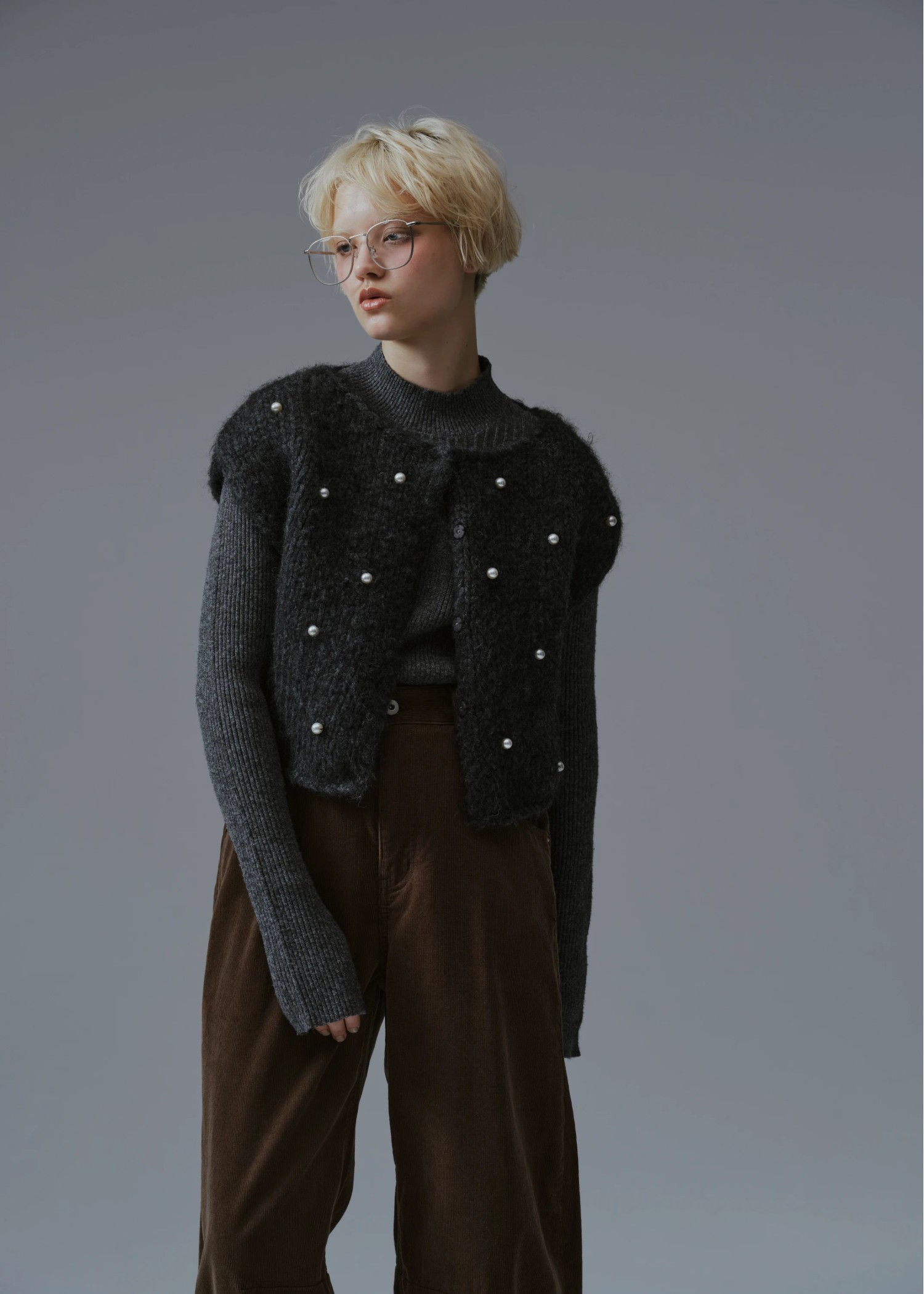 handmade random pearl knit vest