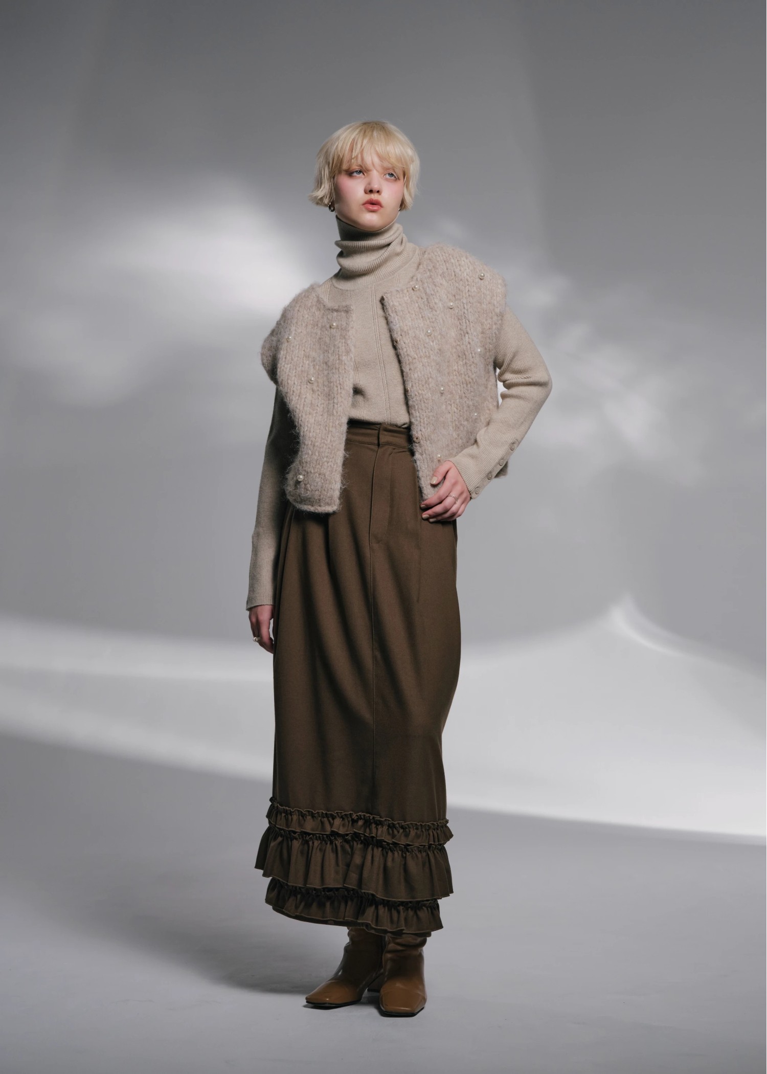 handmade random pearl knit vest