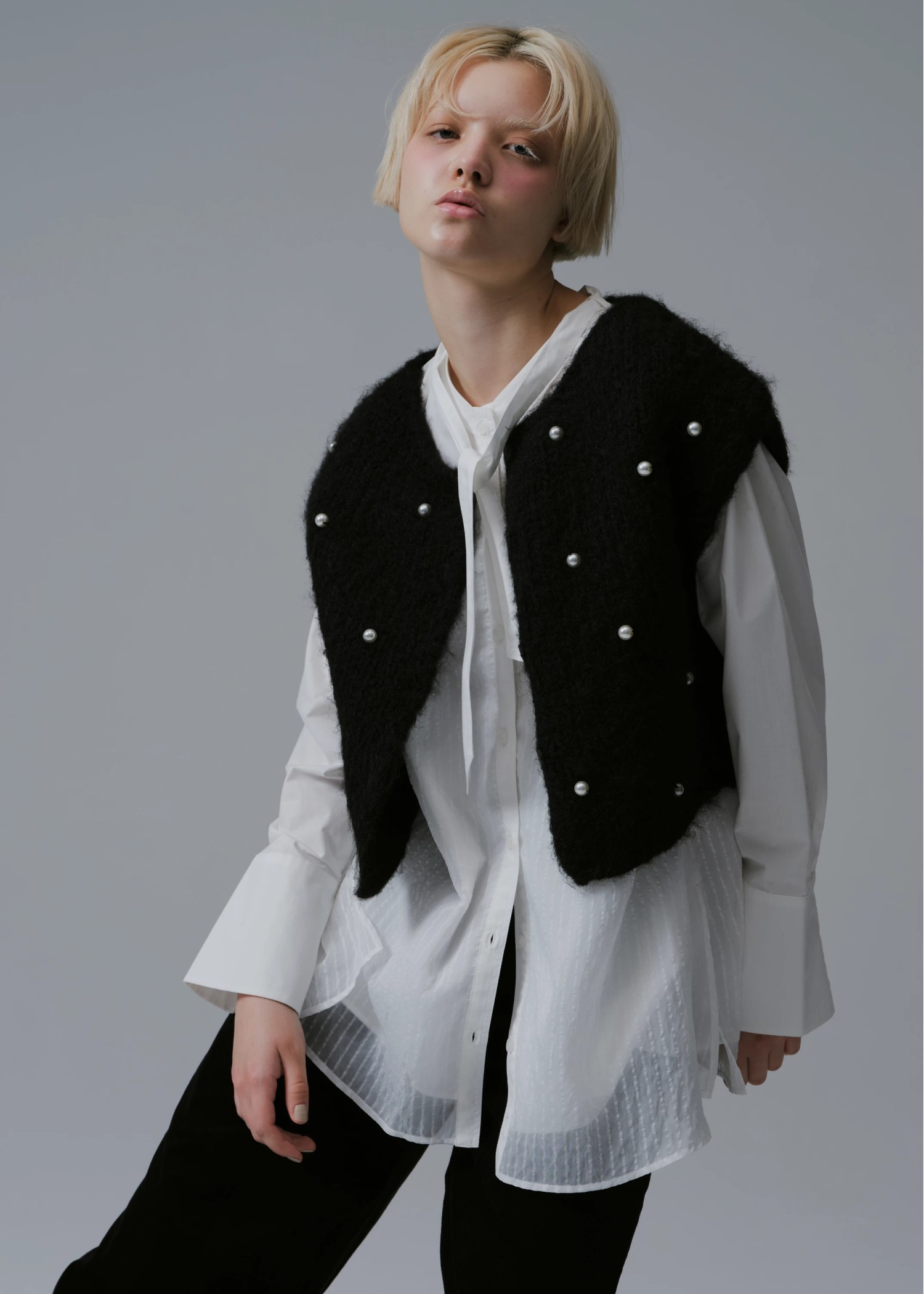 handmade random pearl knit vest