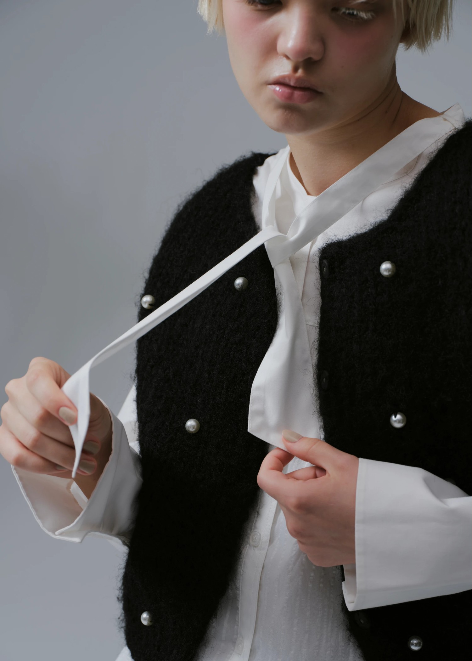 handmade random pearl knit vest