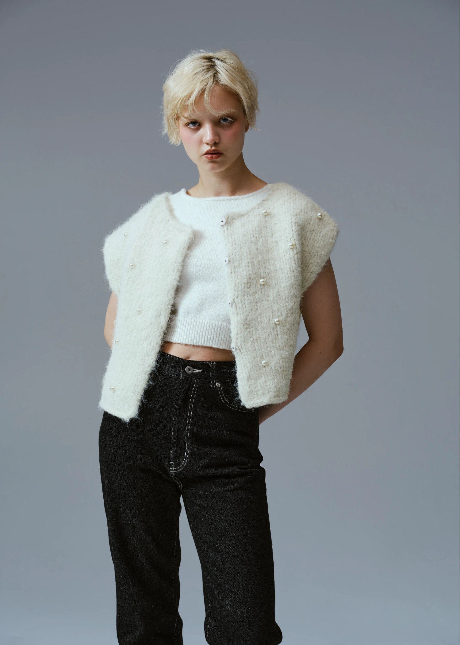 handmade random pearl knit vest