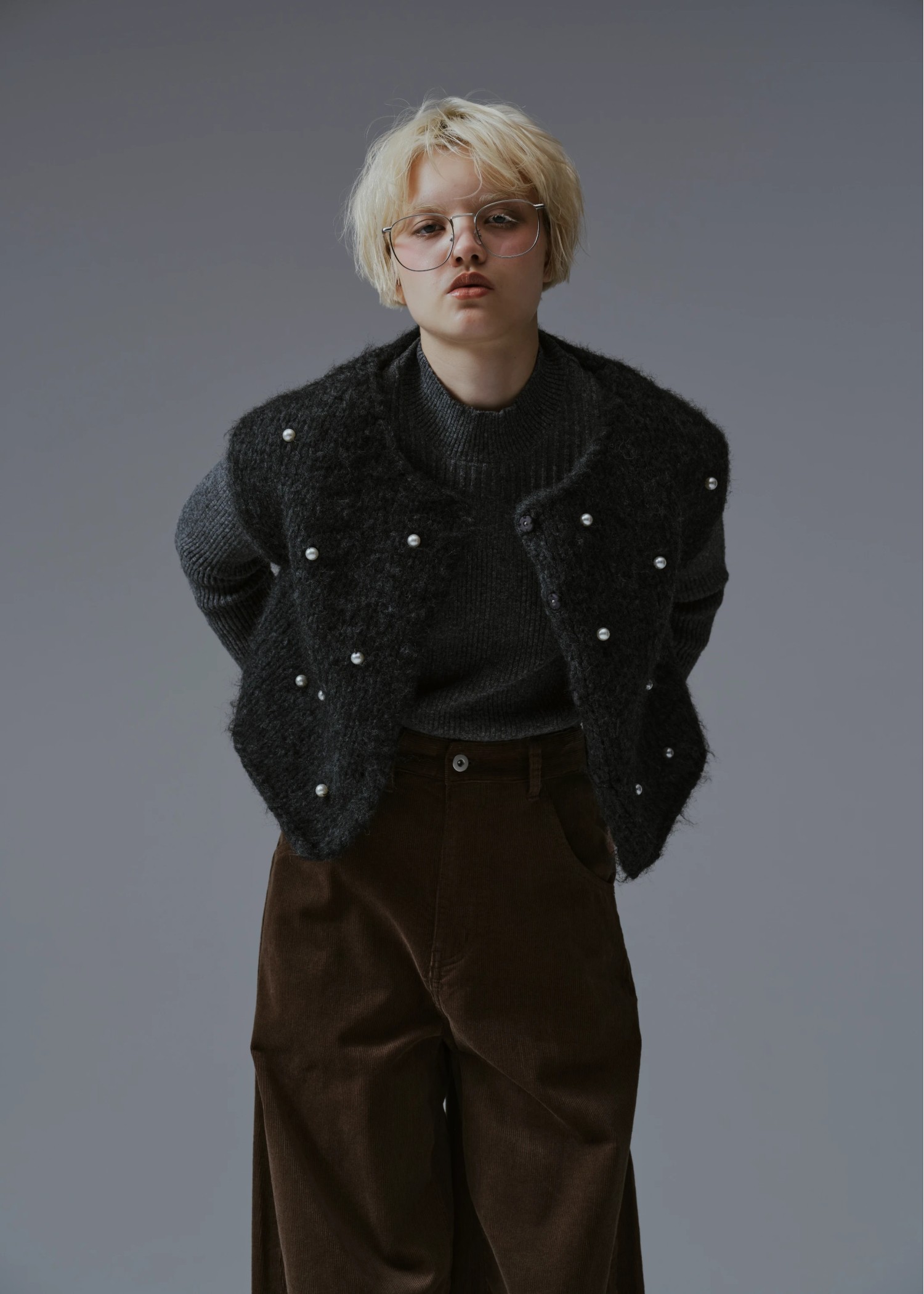 handmade random pearl knit vest