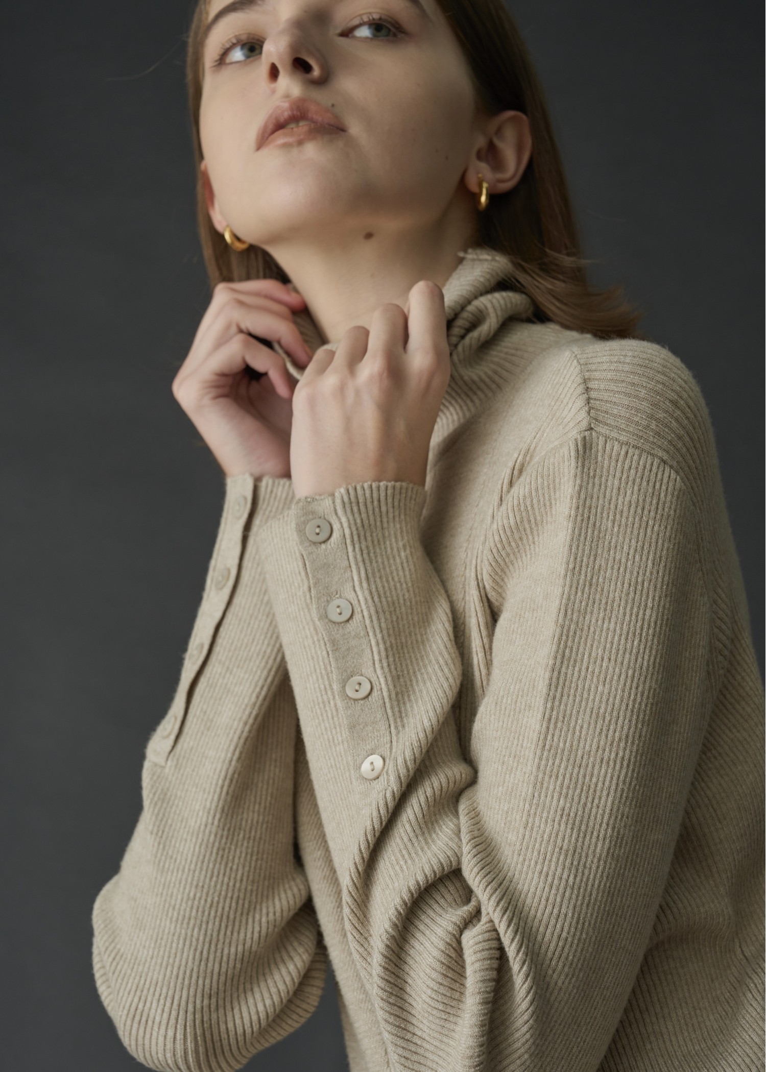 arm button turtle rib knit