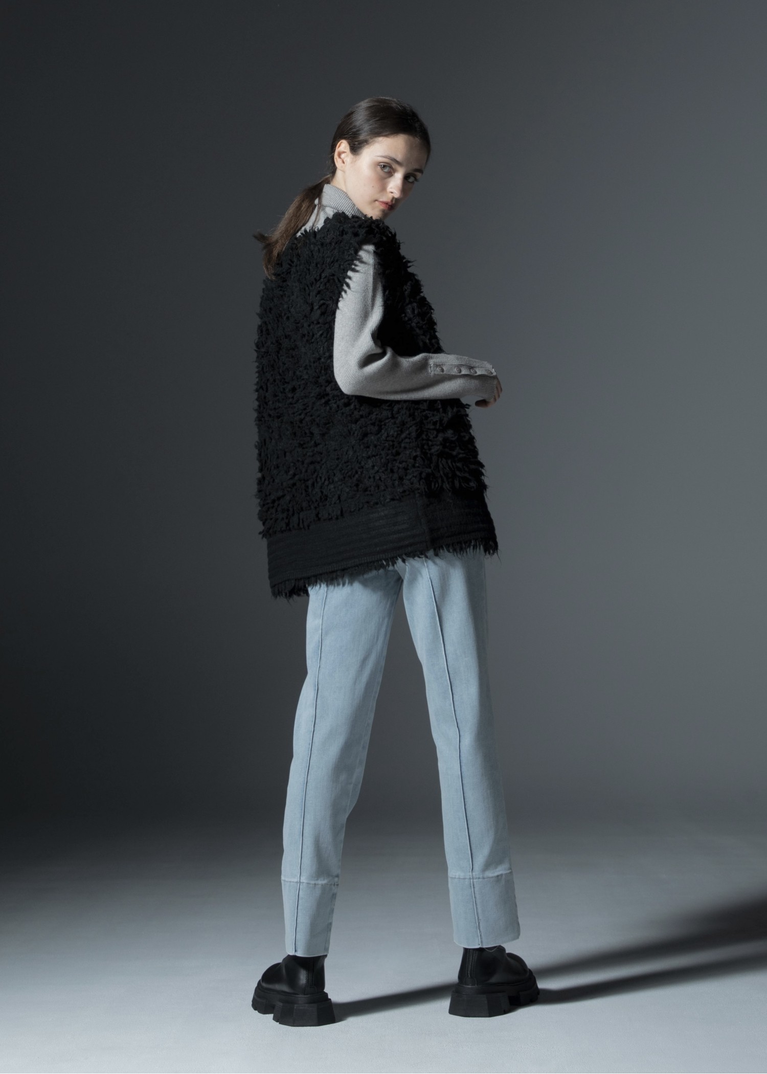 long loop reversible knit vest