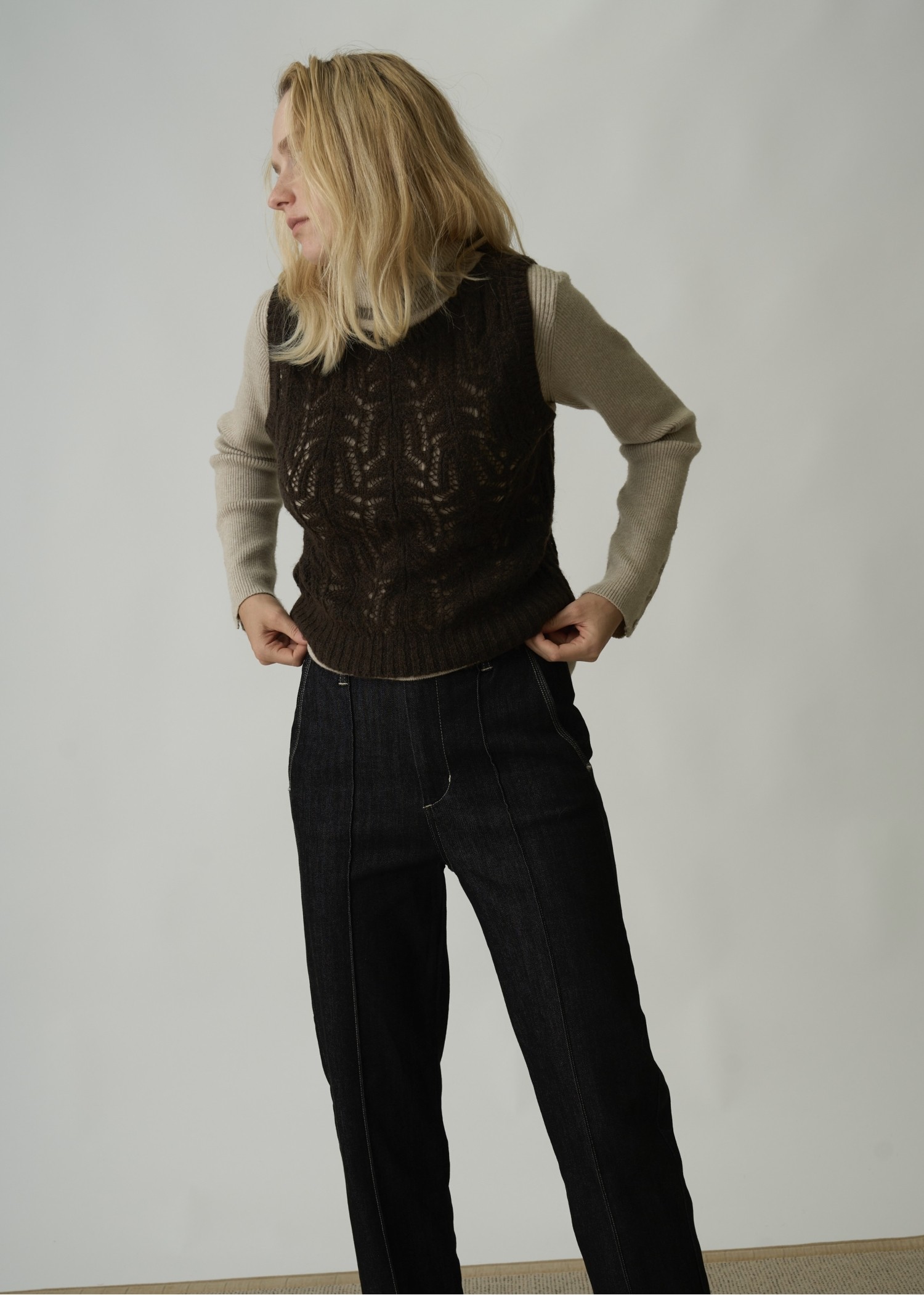 round neck sheer crochet knit tank