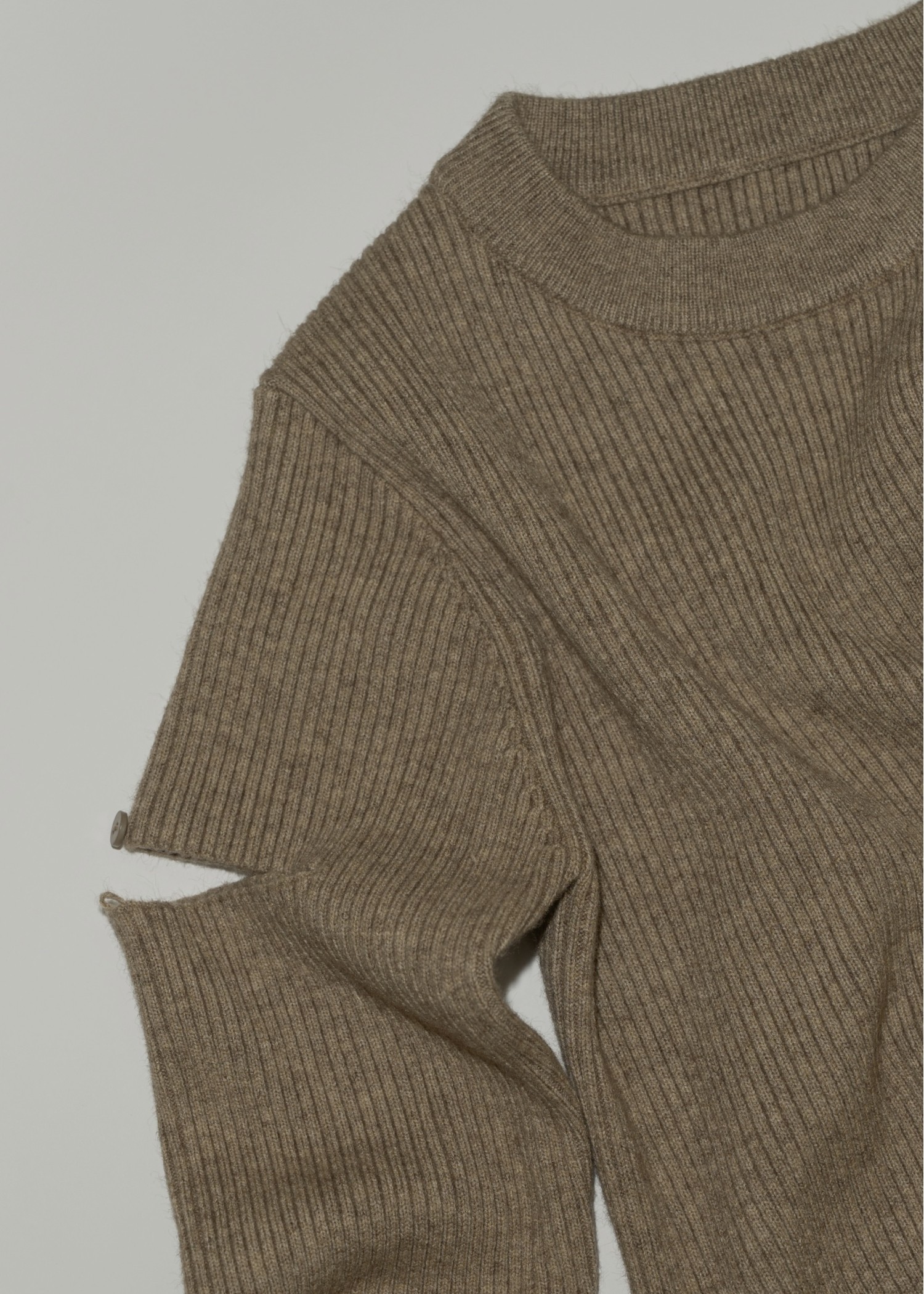 sleeve side notch rib knit