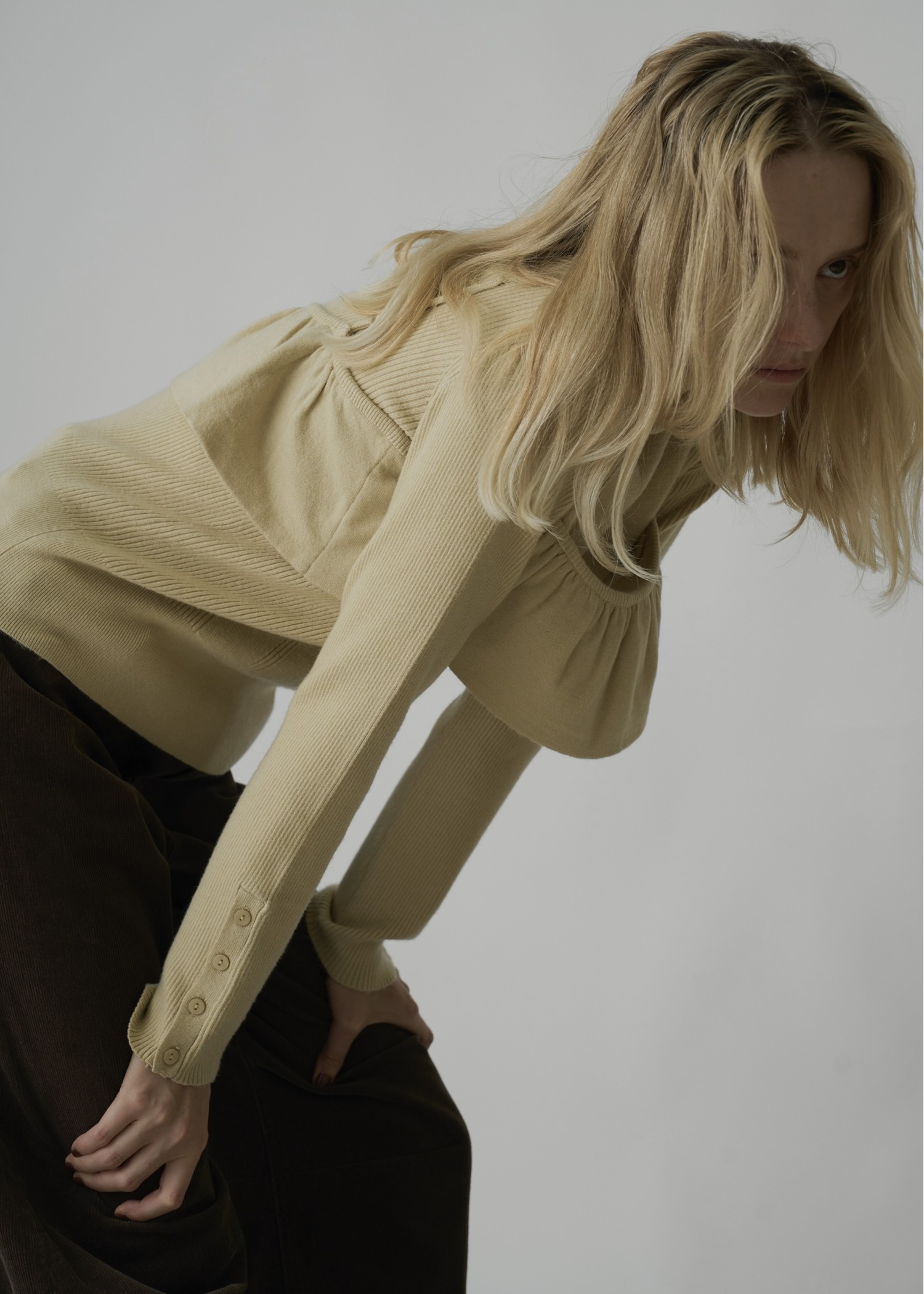 gather flare cropped knit cami