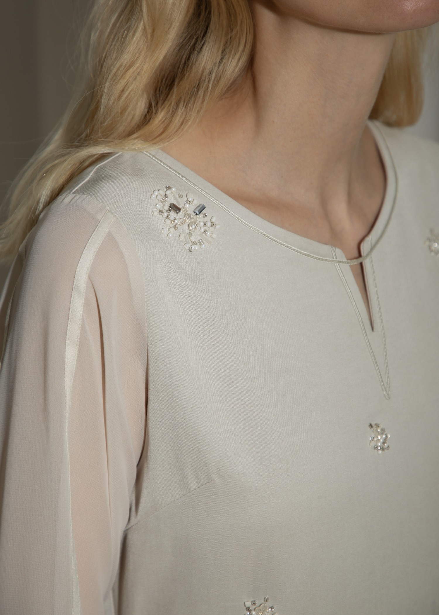 bijou motif sheer sleeve graceful OP