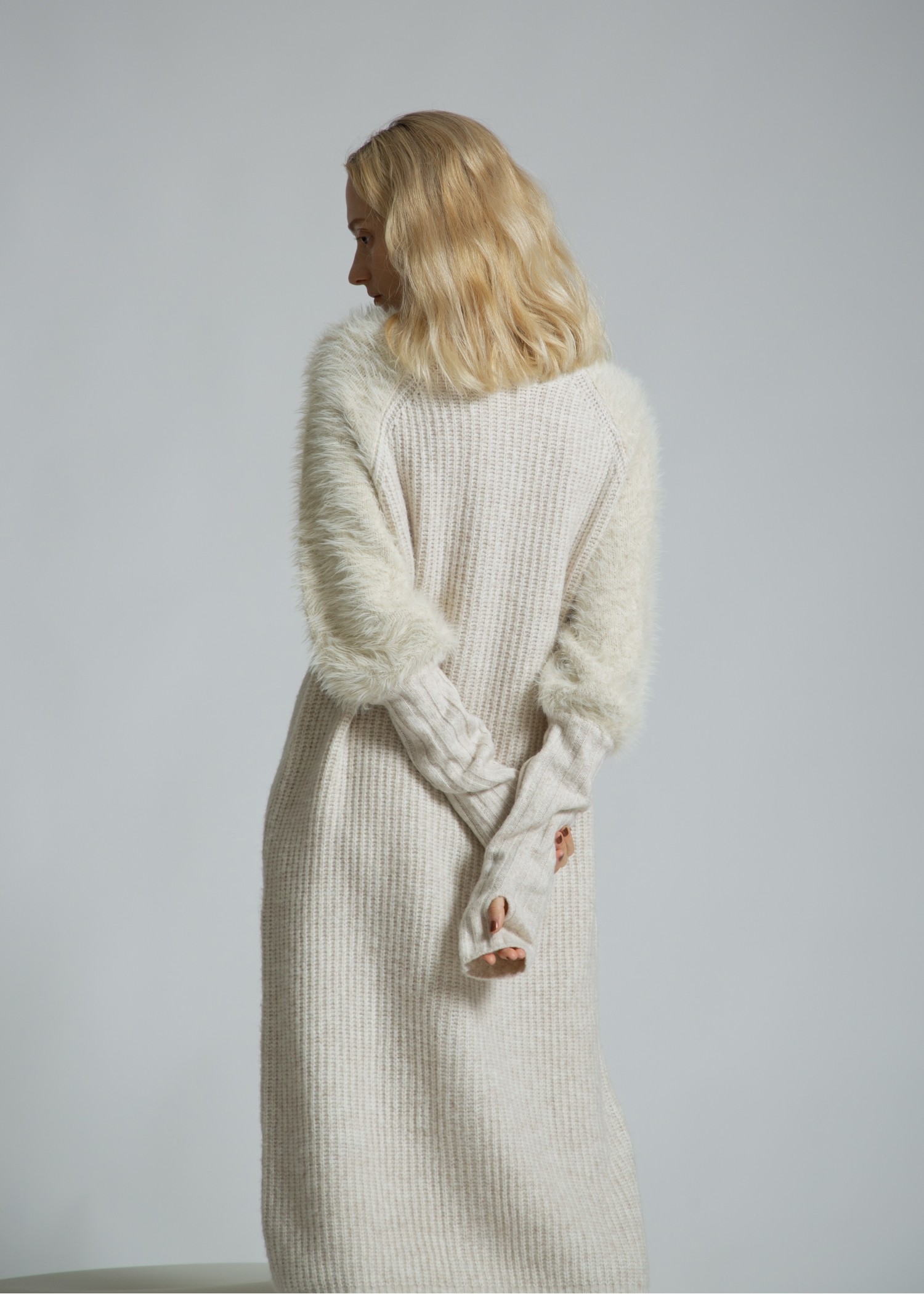 shaggy sleeve finger hole long knit op