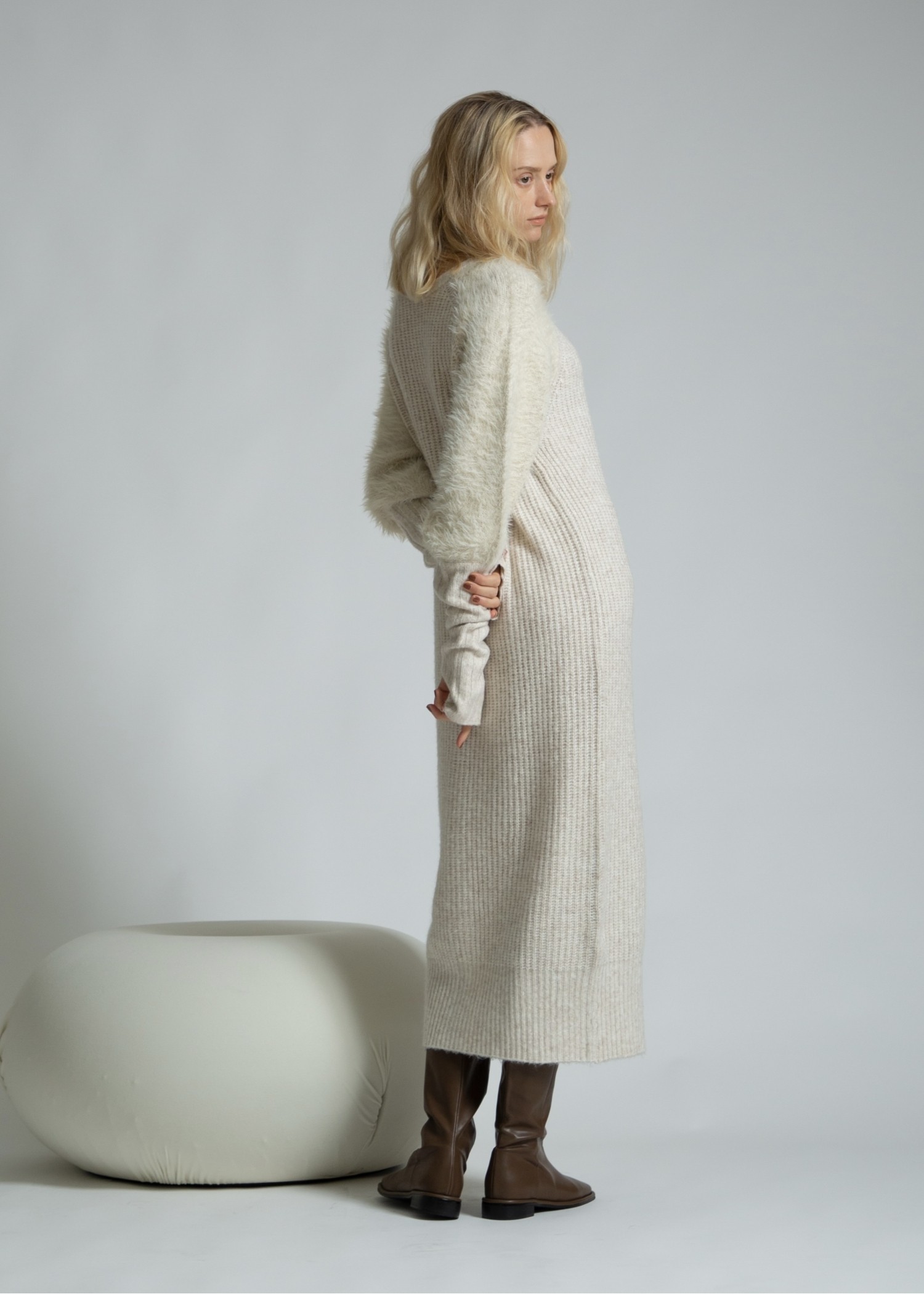 shaggy sleeve finger hole long knit op