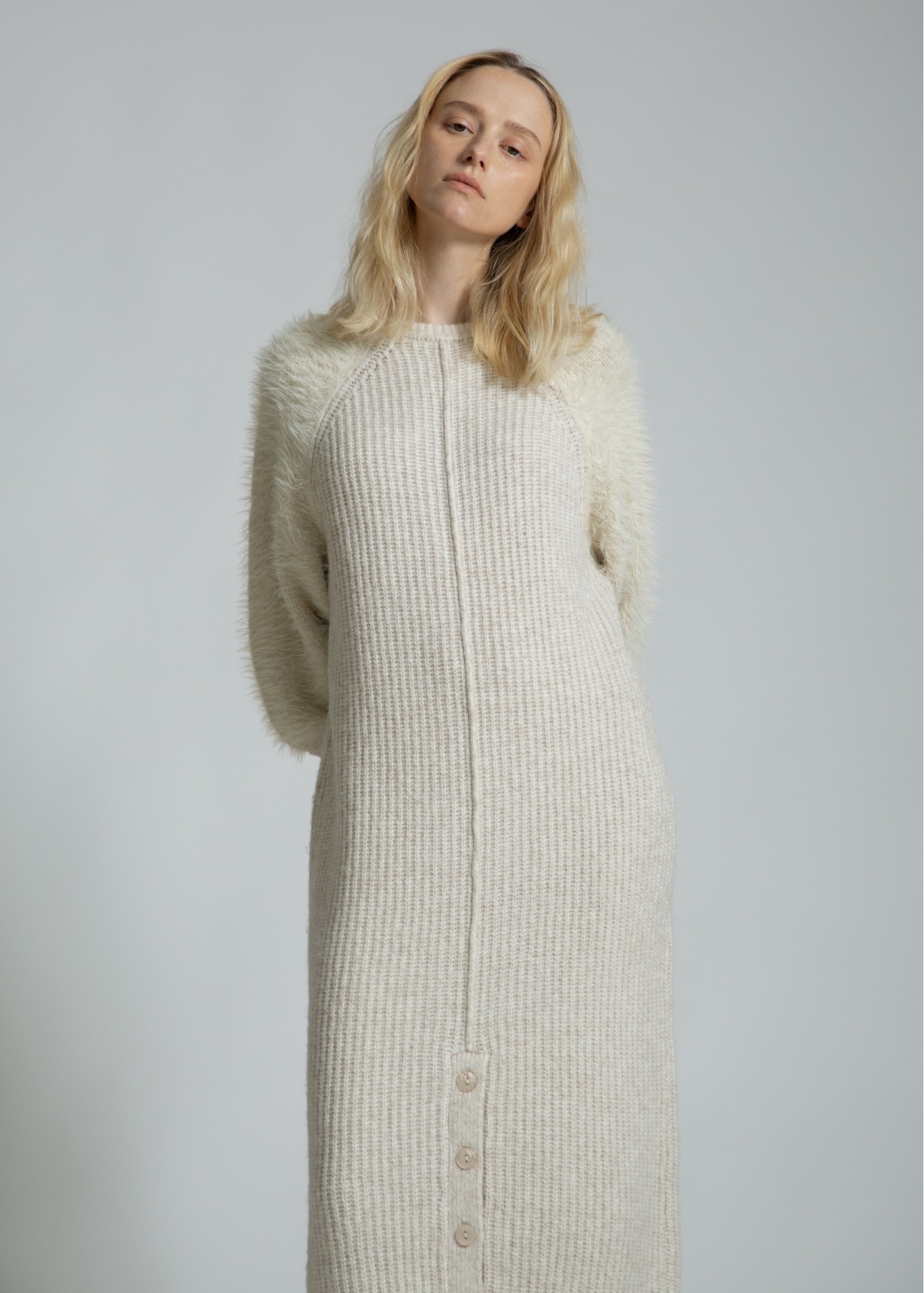 shaggy sleeve finger hole long knit op