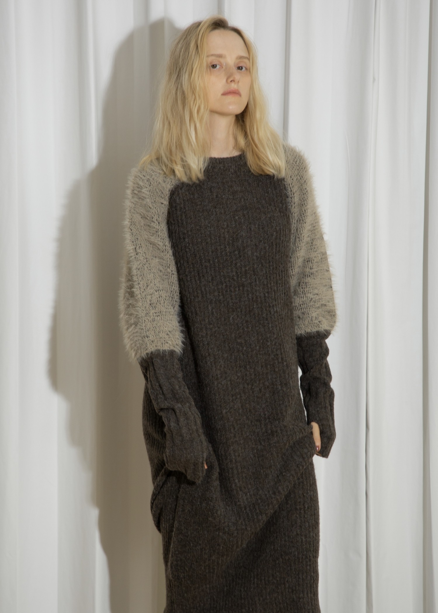 shaggy sleeve finger hole long knit op