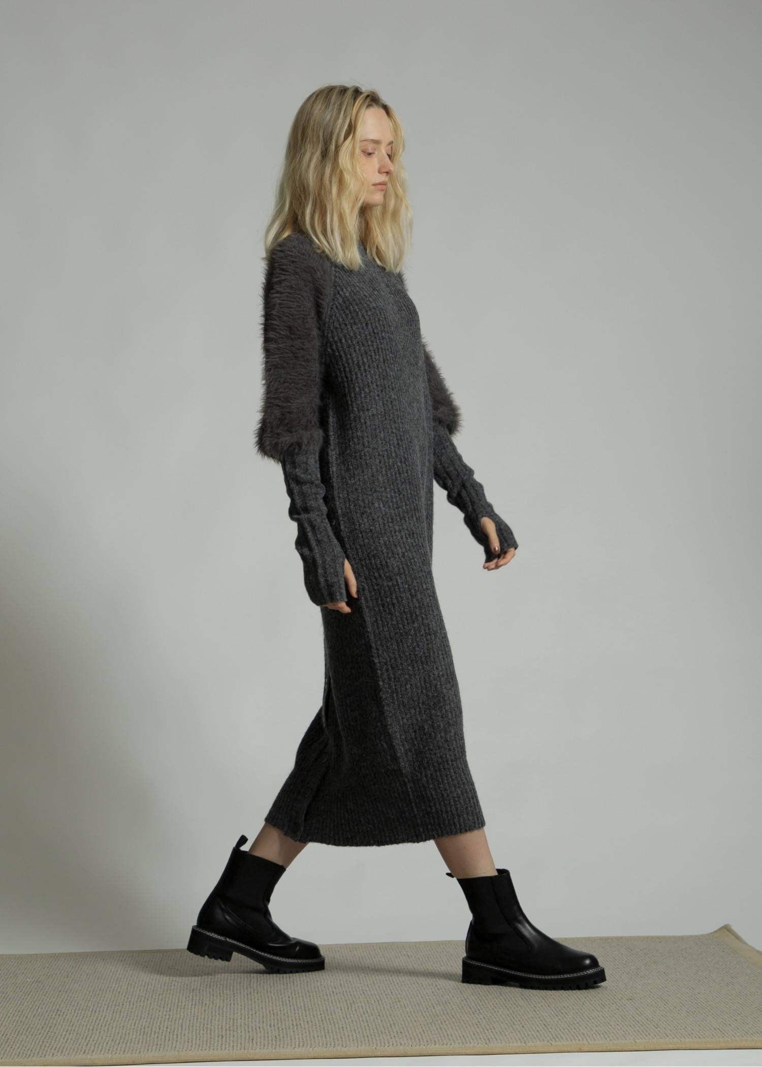 shaggy sleeve finger hole long knit op