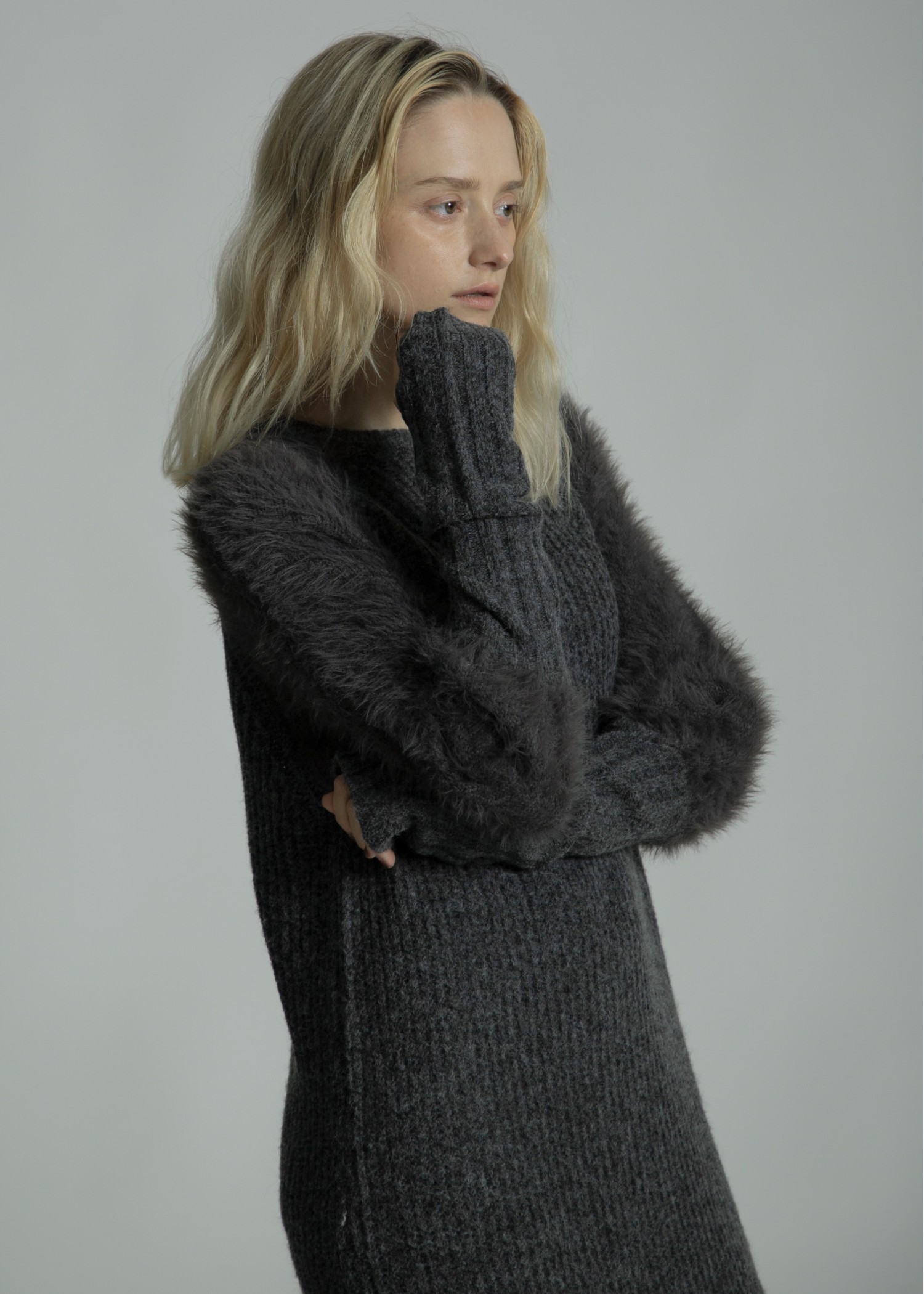 shaggy sleeve finger hole long knit op