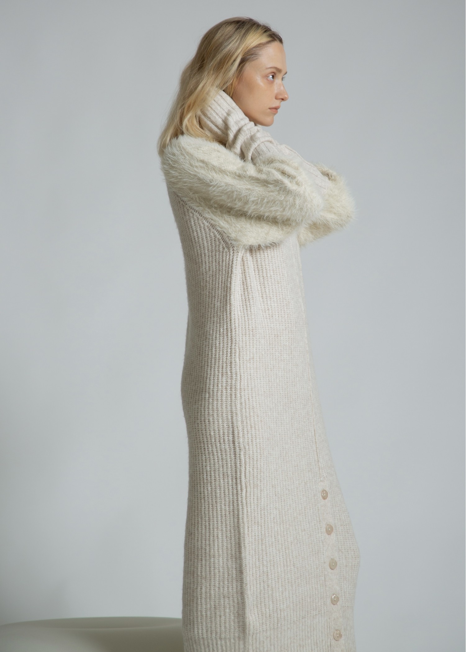 shaggy sleeve finger hole long knit op