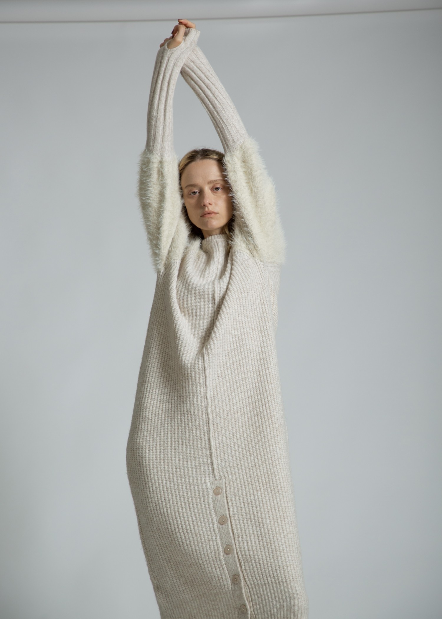 shaggy sleeve finger hole long knit op