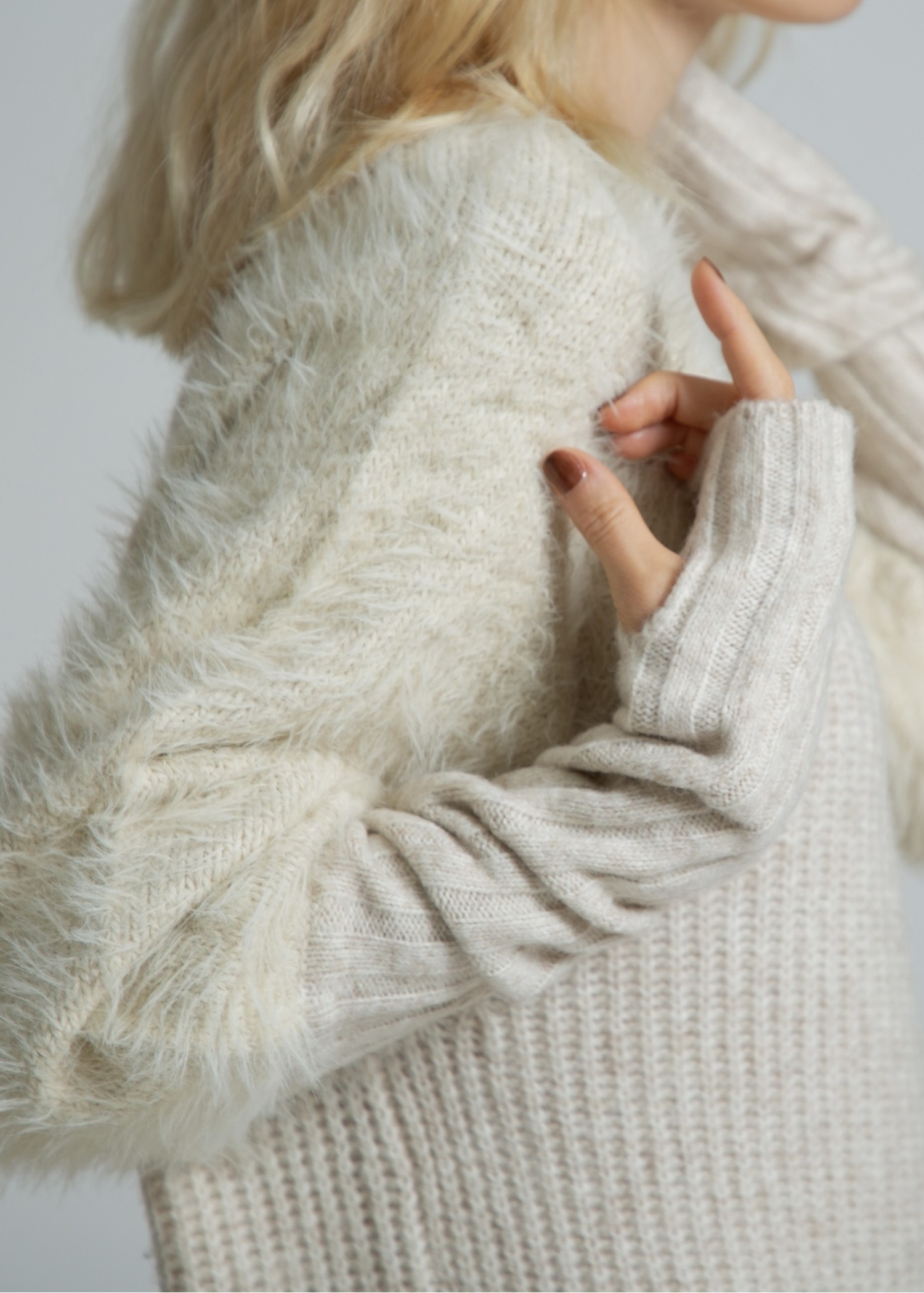 shaggy sleeve finger hole long knit op