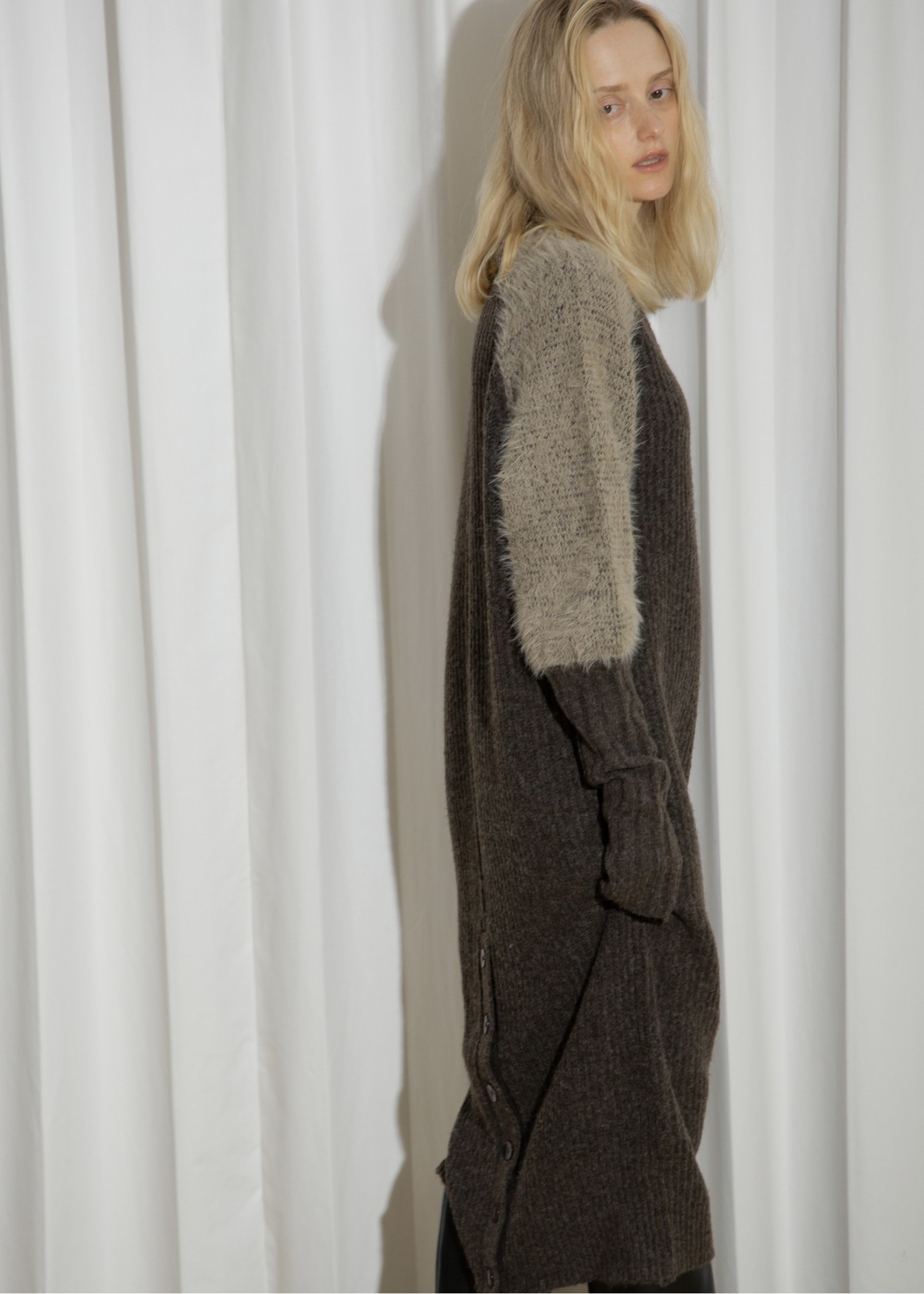 shaggy sleeve finger hole long knit op