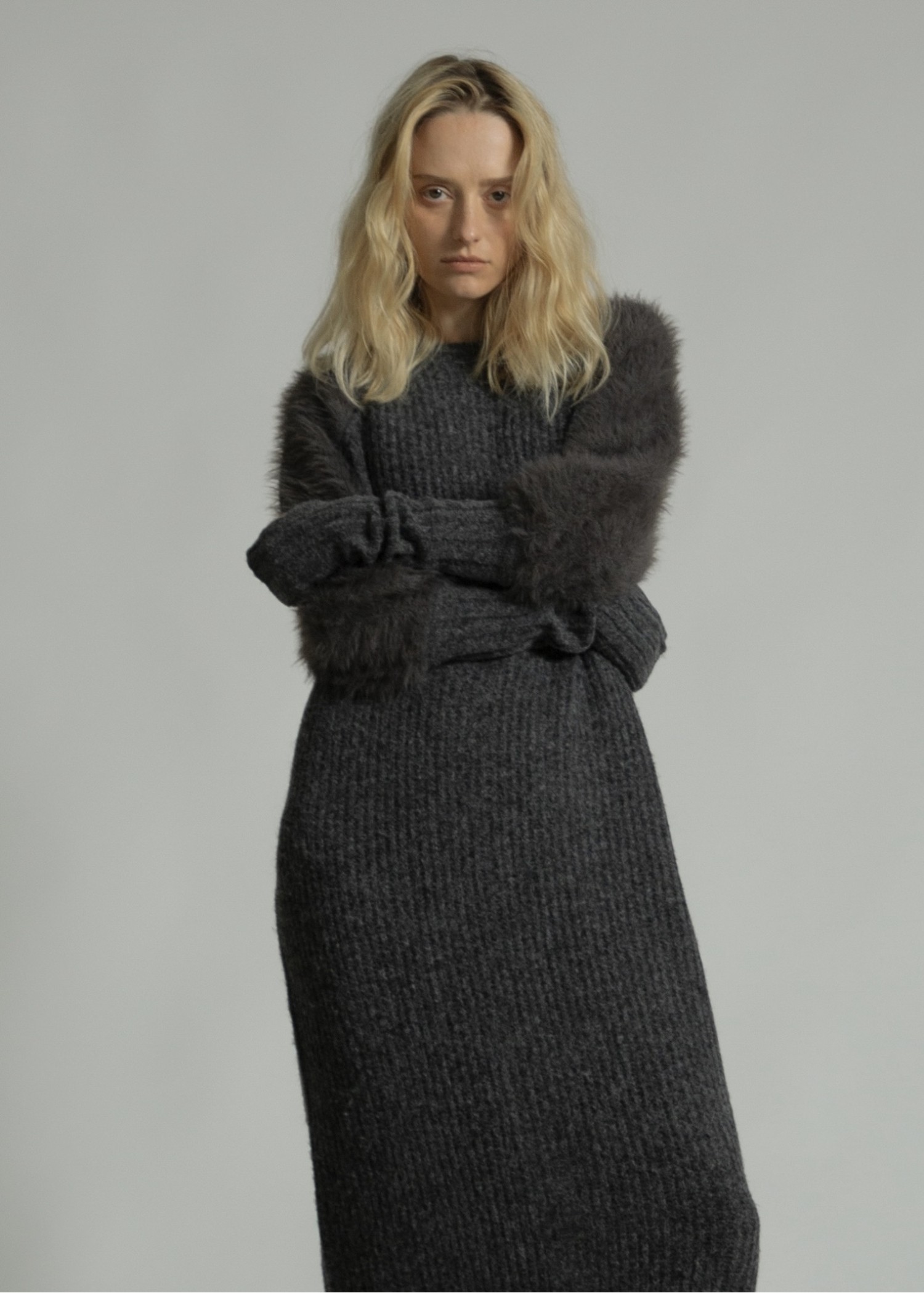 shaggy sleeve finger hole long knit op