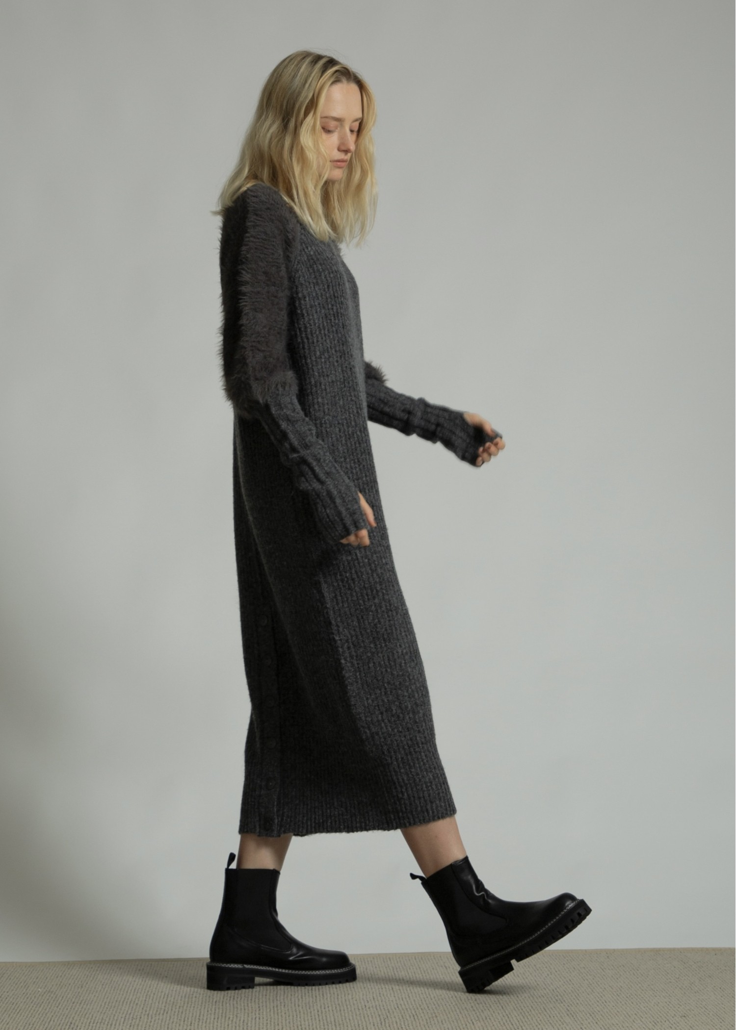 shaggy sleeve finger hole long knit op