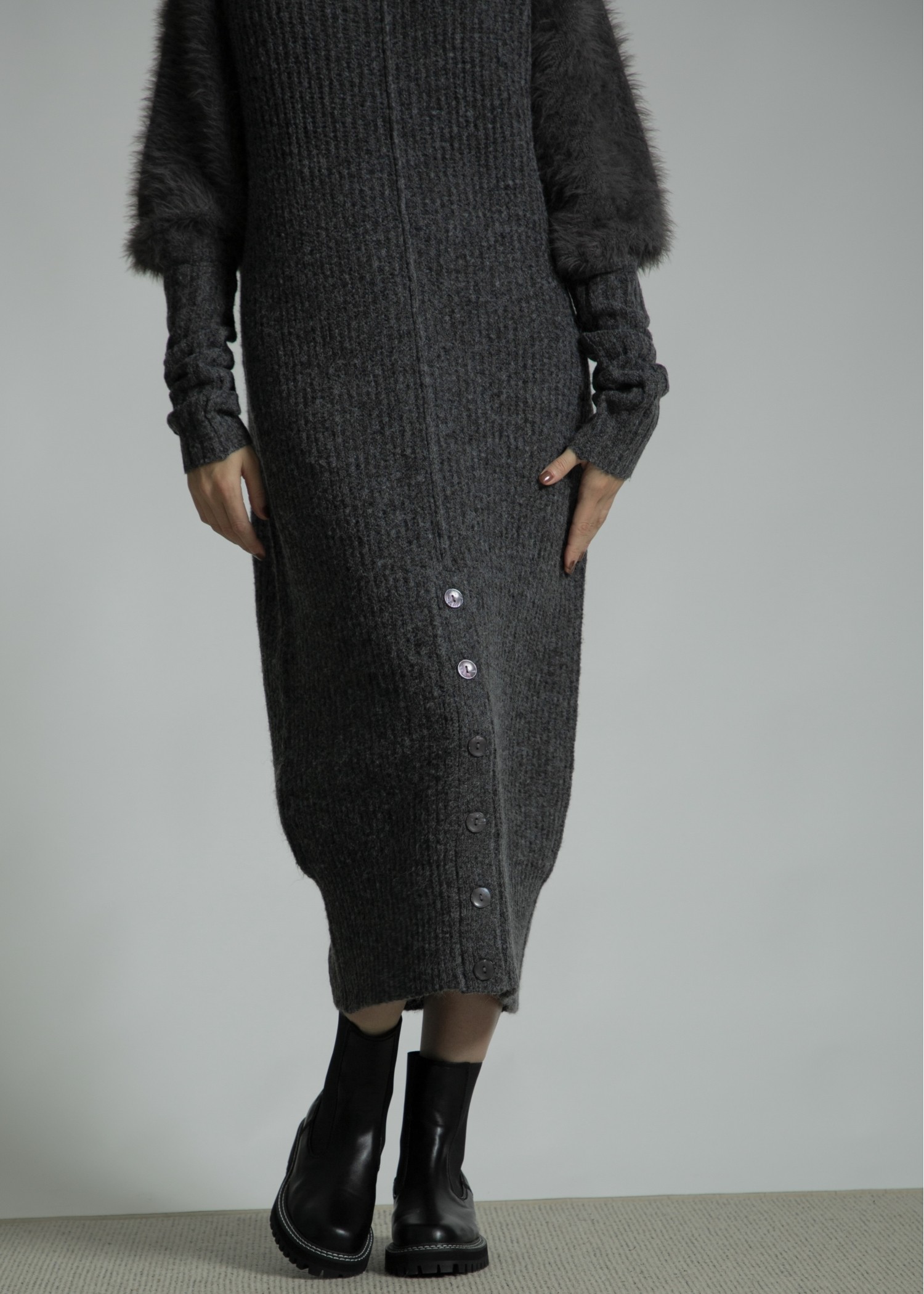 shaggy sleeve finger hole long knit op