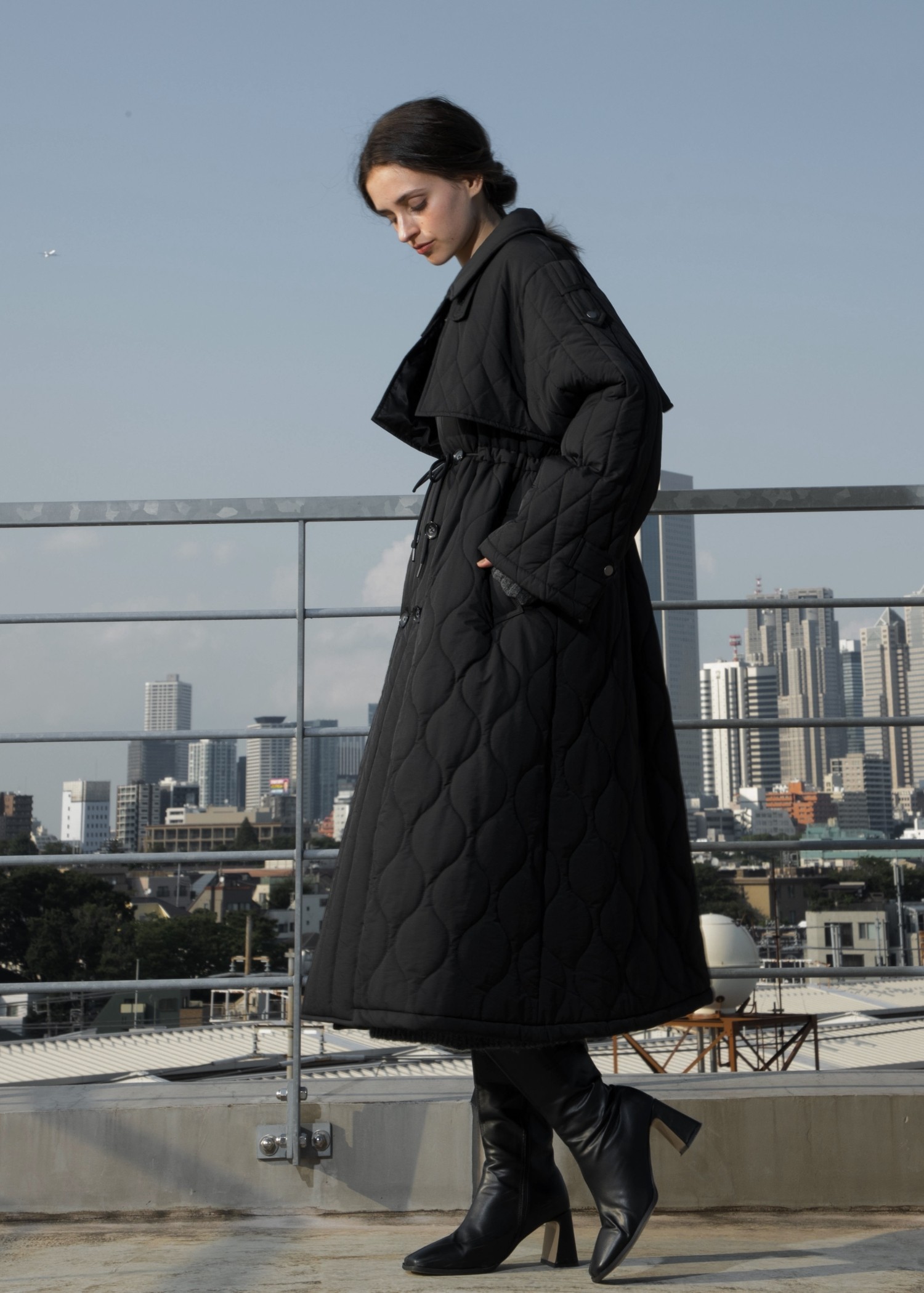 traverse quilting trench detail coat