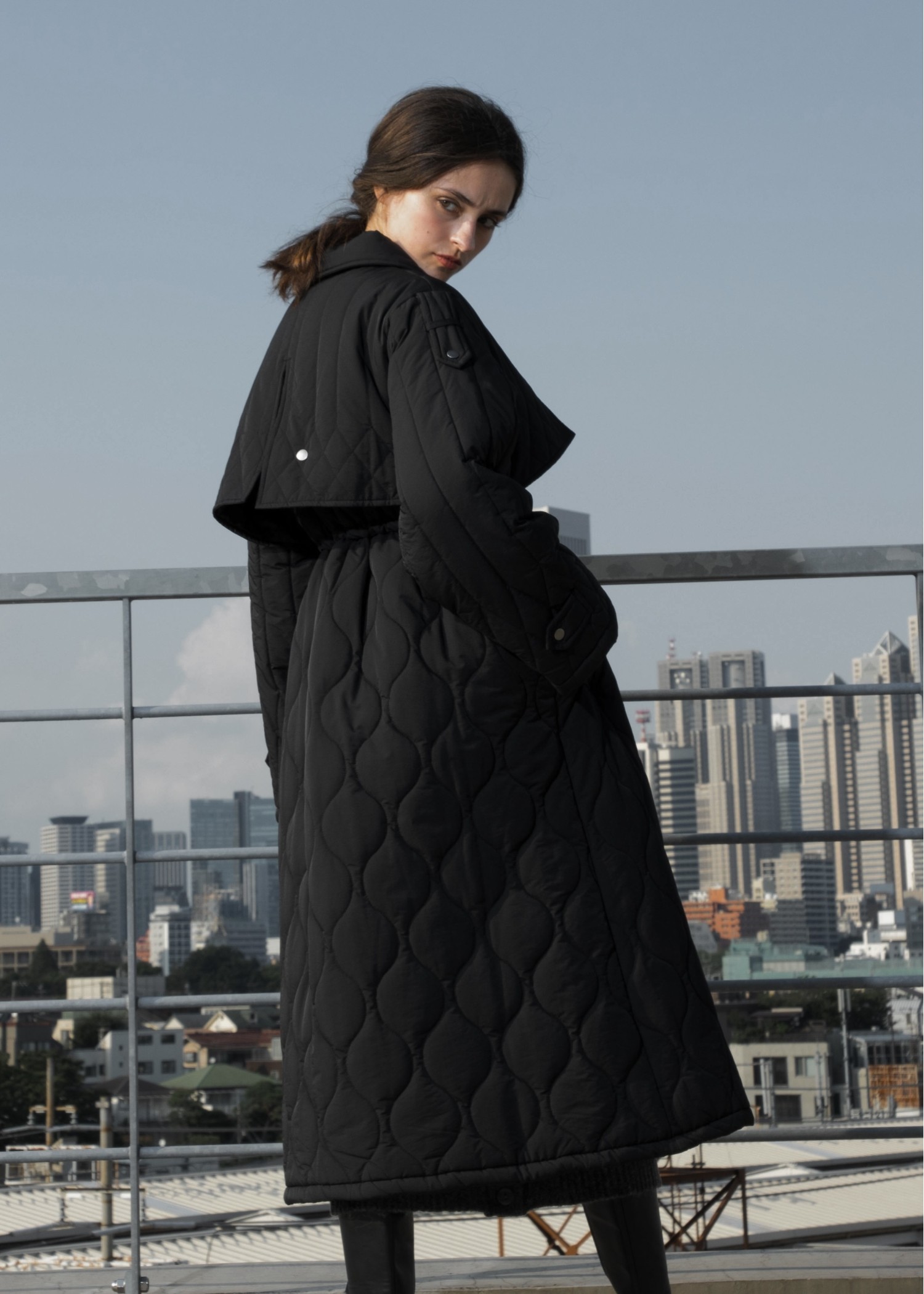 traverse quilting trench detail coat