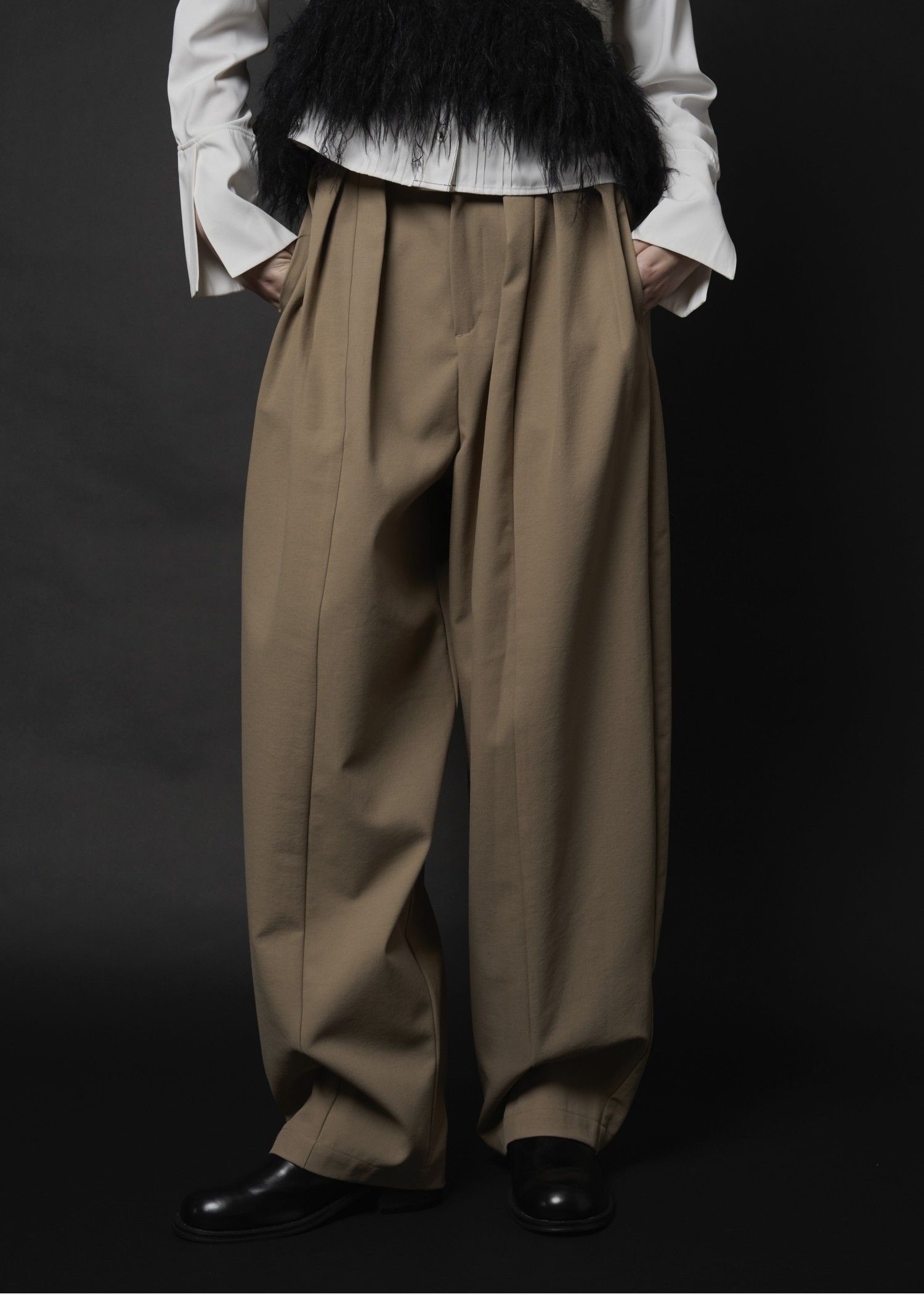 many tuck panel wide PT