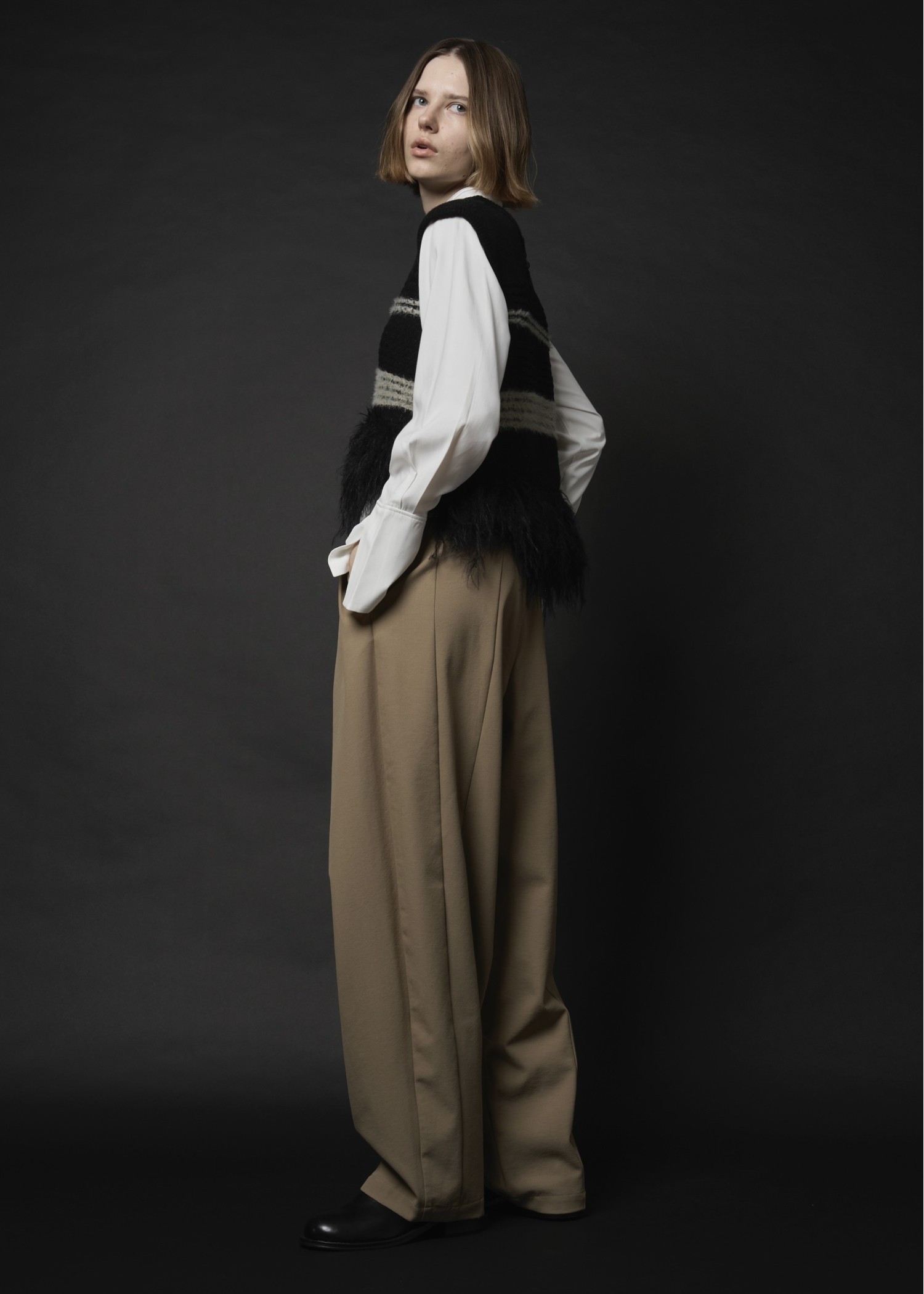 many tuck panel wide PT