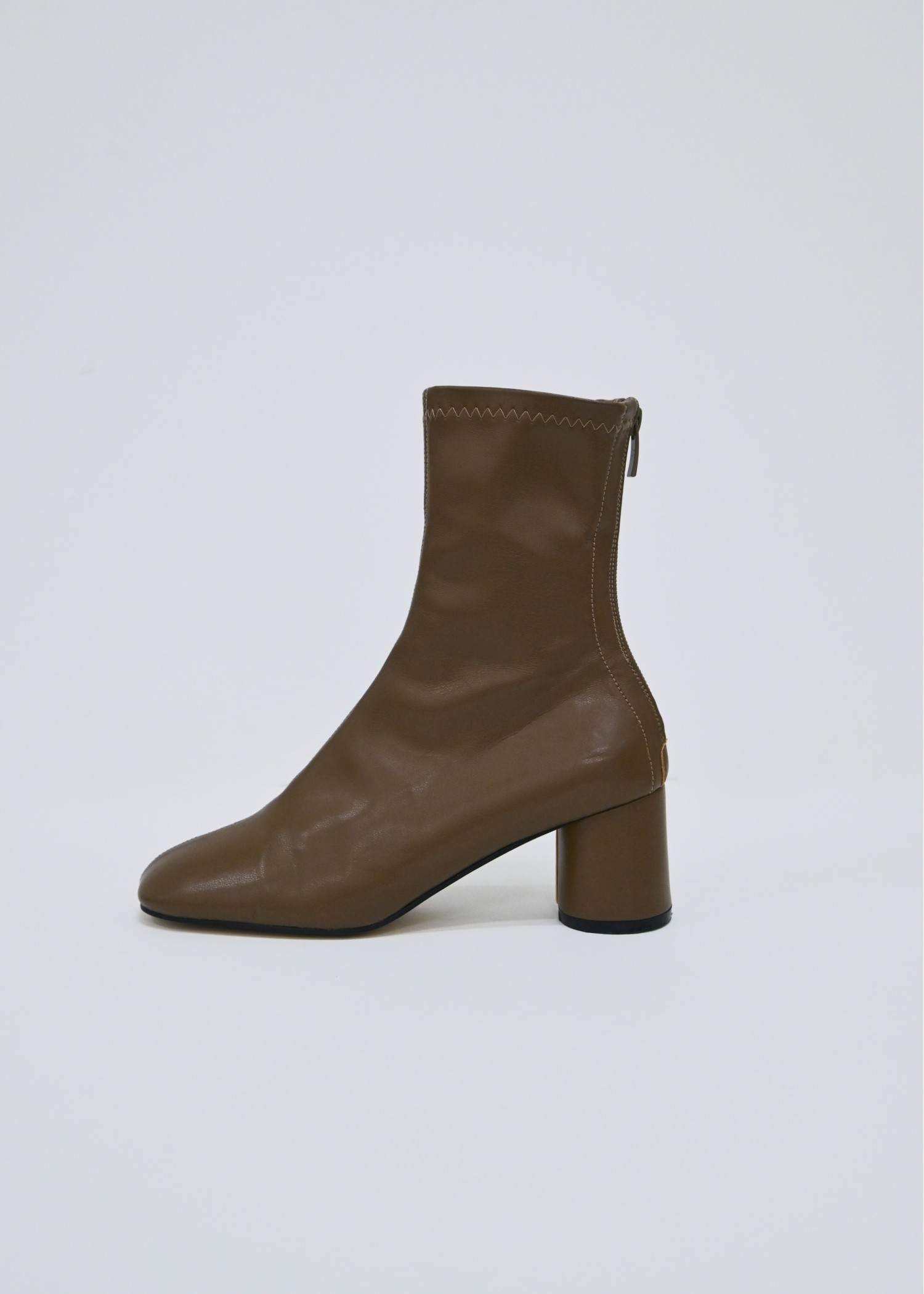 round heel short boots