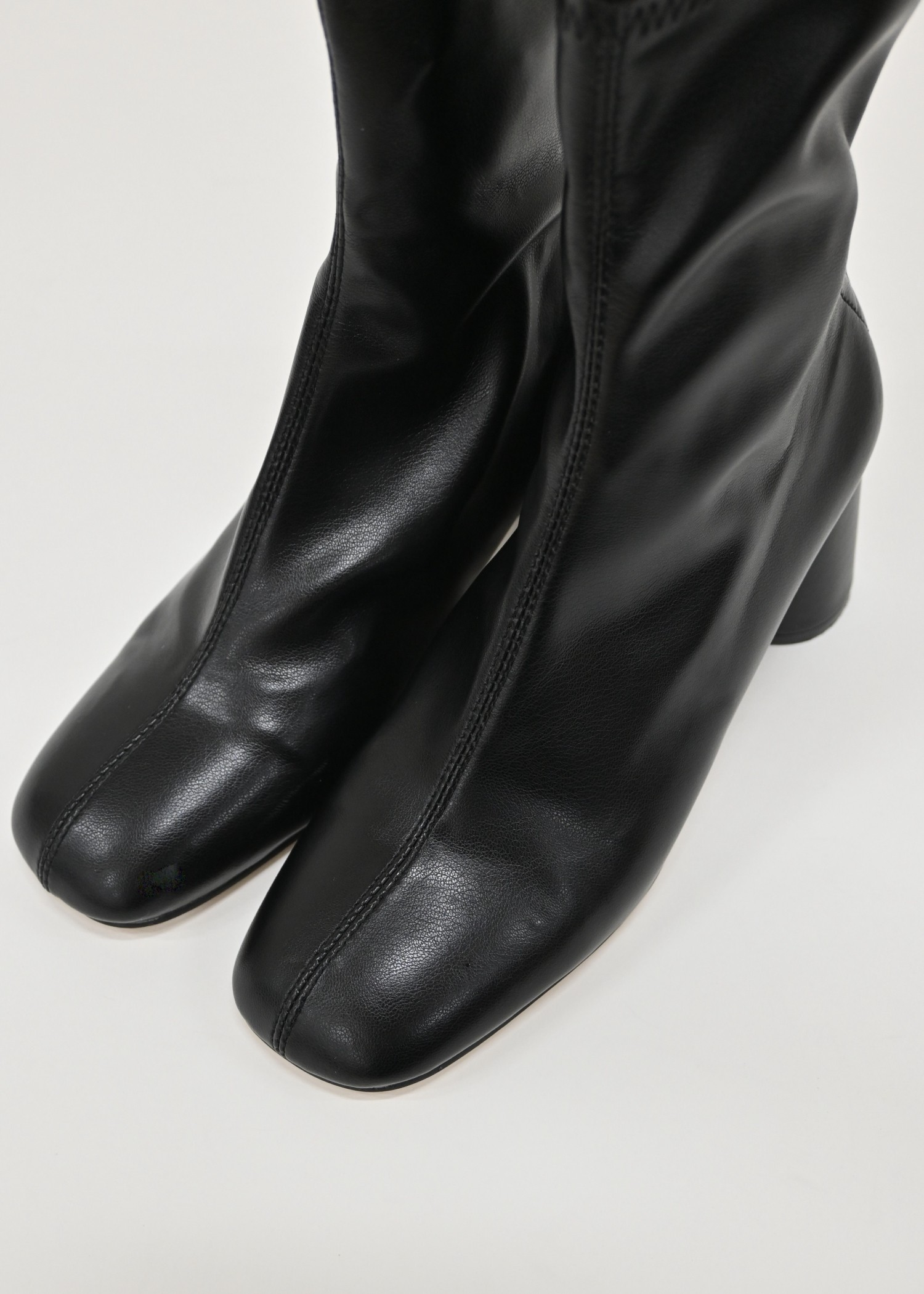 round heel short boots