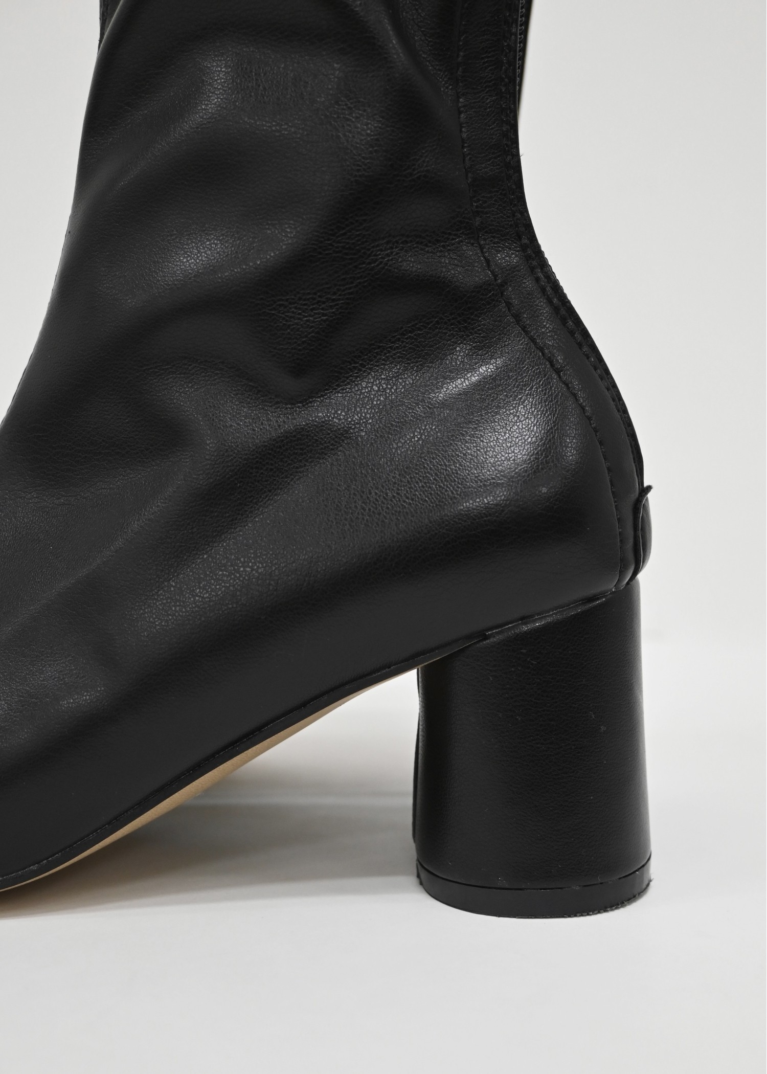 round heel short boots