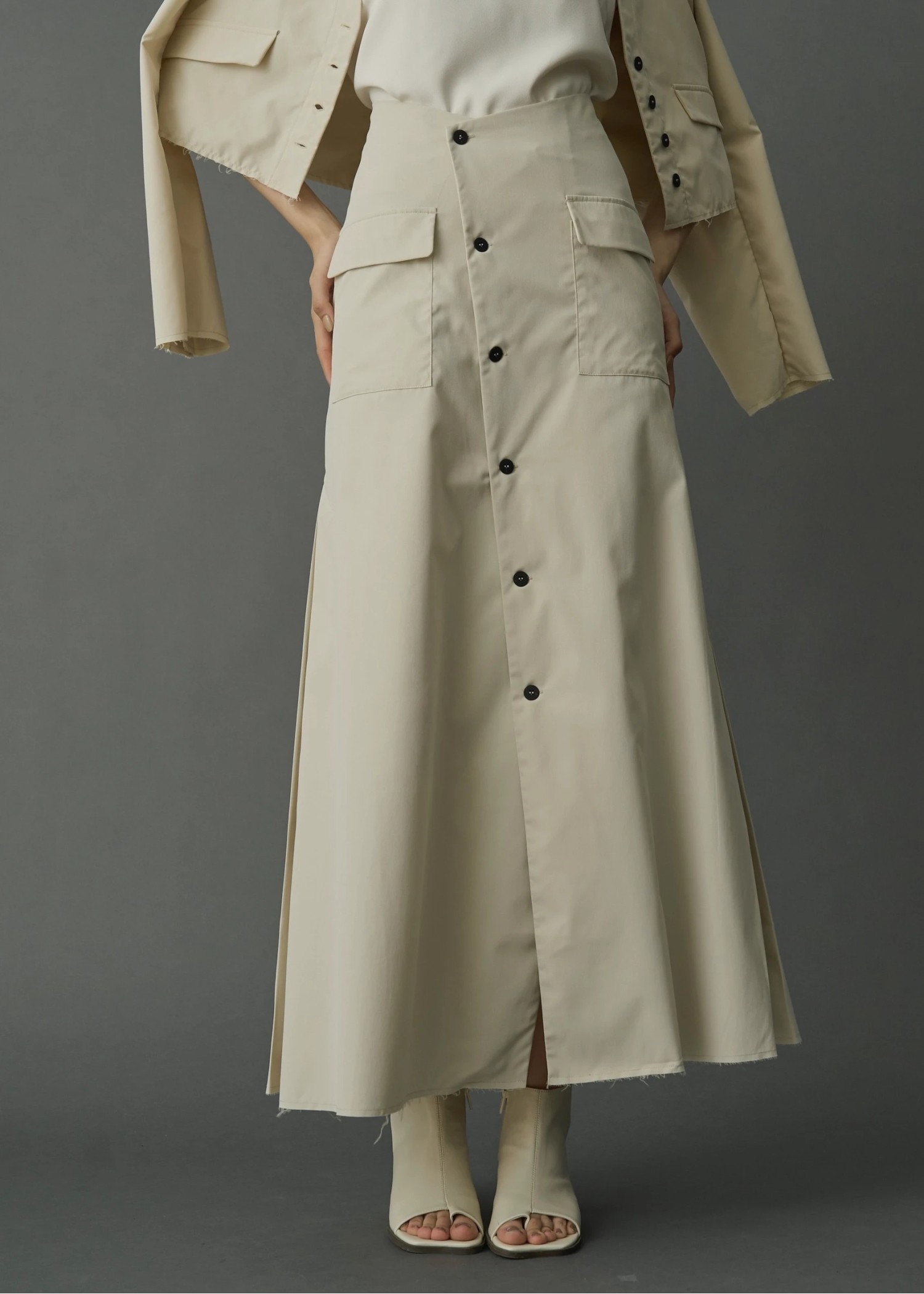 side box tuck wrap flare bi color button SK