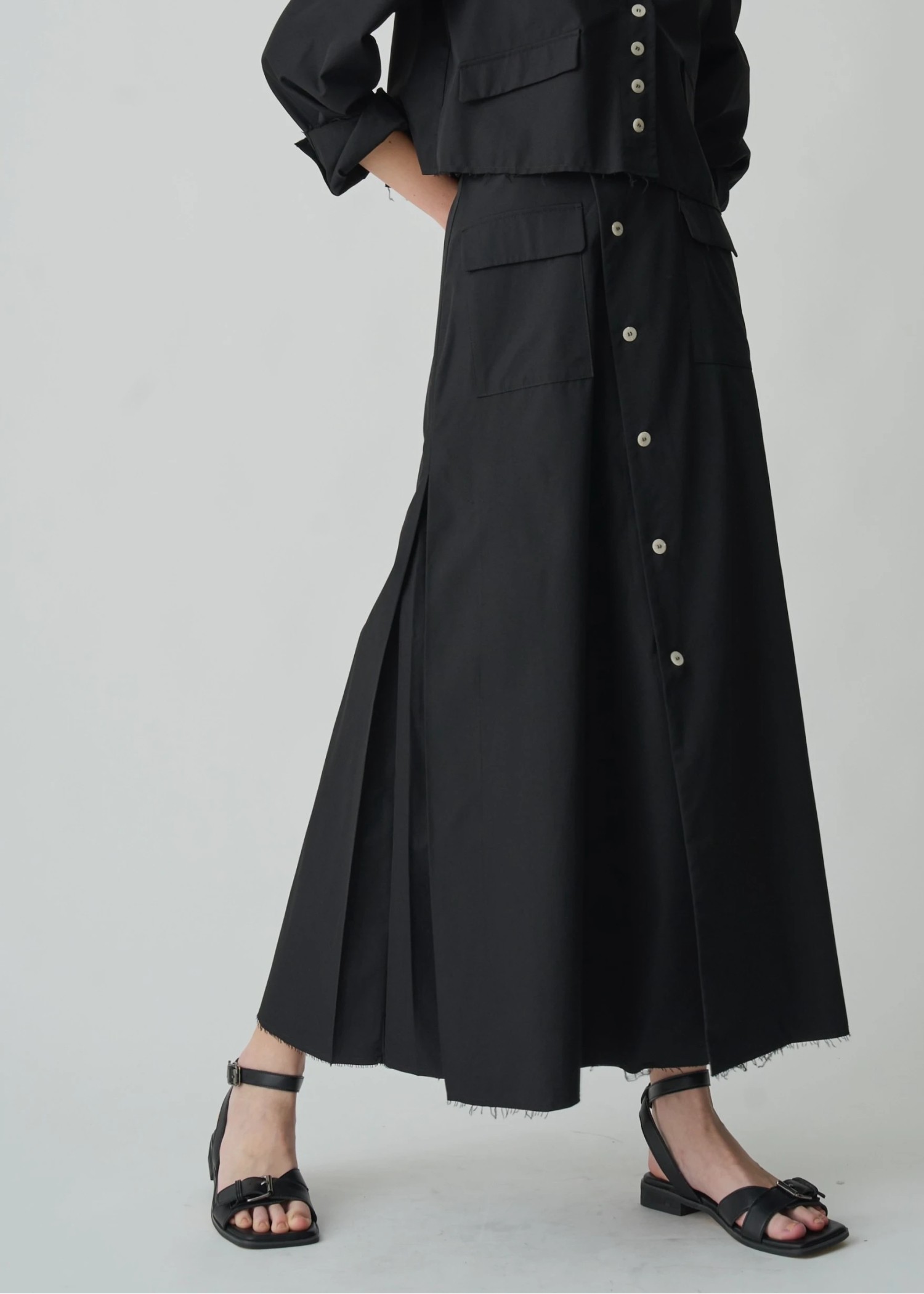 side box tuck wrap flare bi color button SK