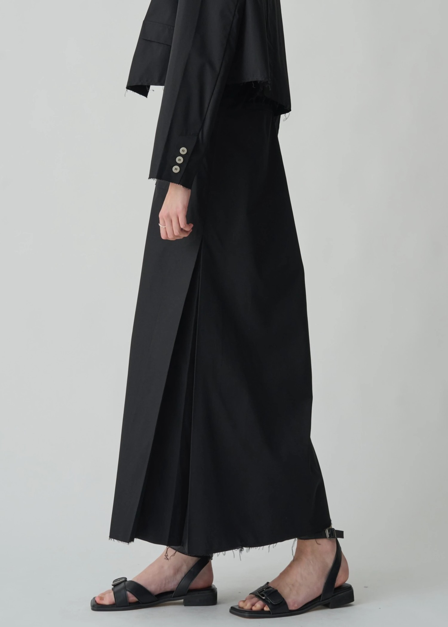 side box tuck wrap flare bi color button SK