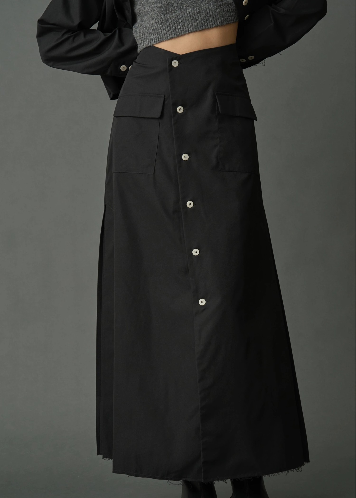 side box tuck wrap flare bi color button SK