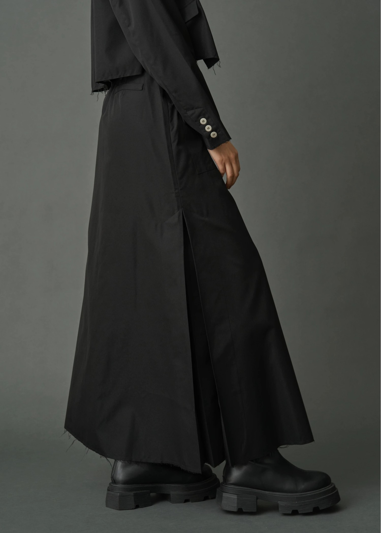 side box tuck wrap flare bi color button SK