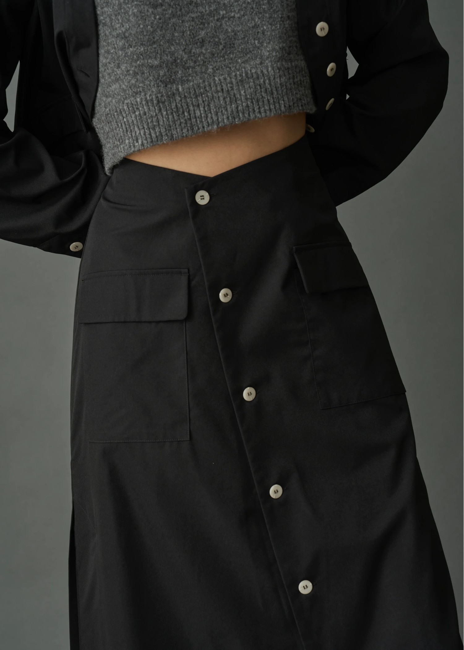 side box tuck wrap flare bi color button SK