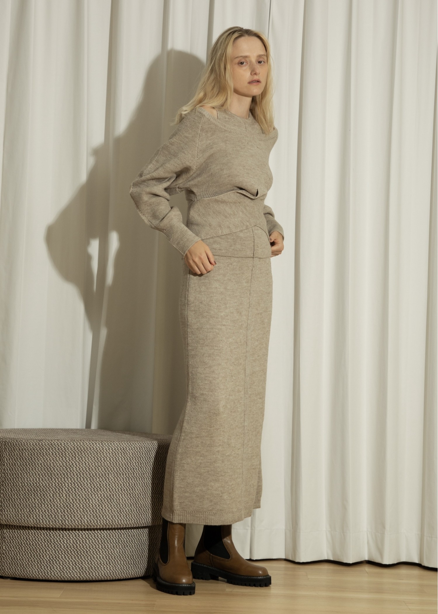 button slit cocoon knit skirt