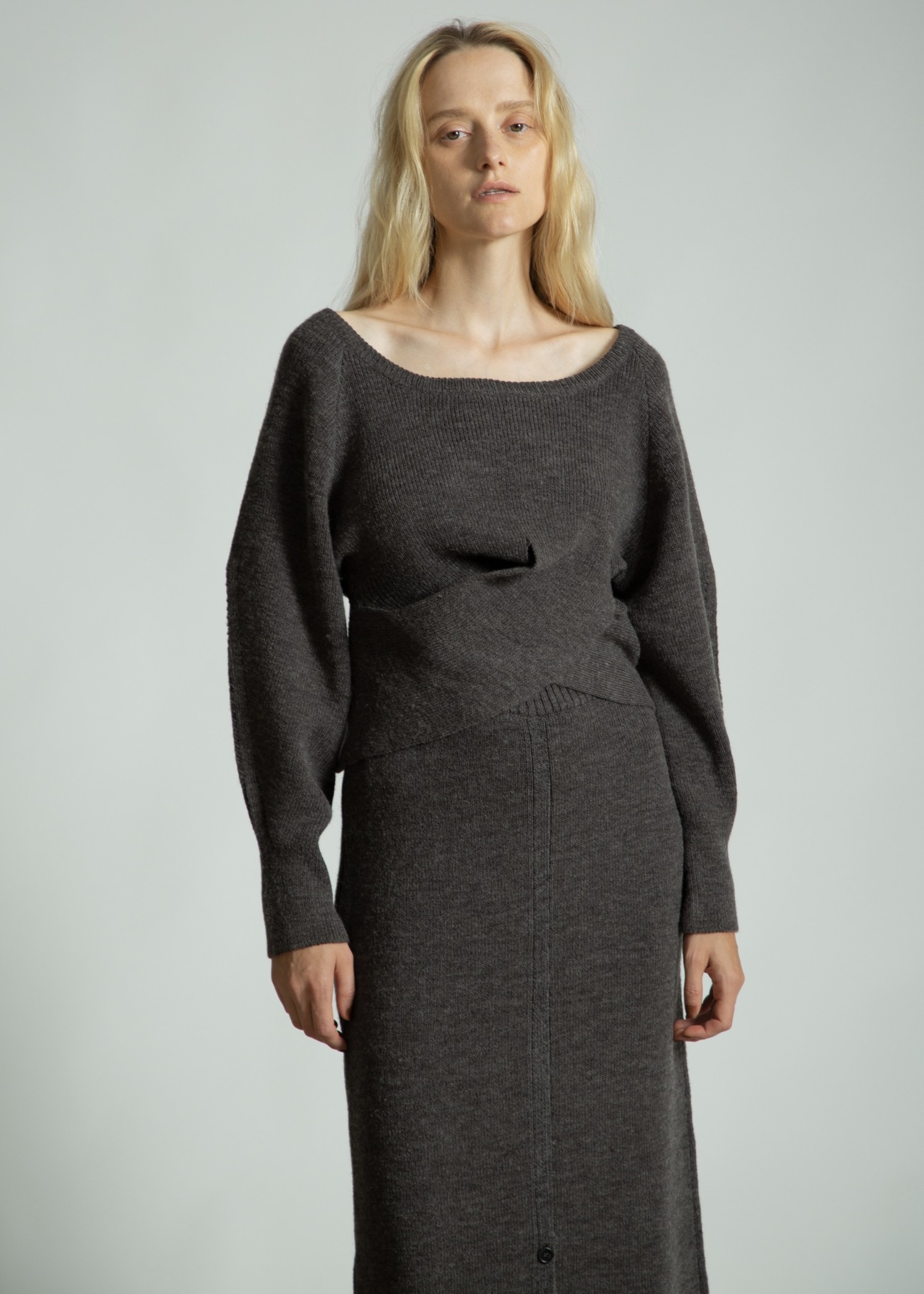 button slit cocoon knit skirt