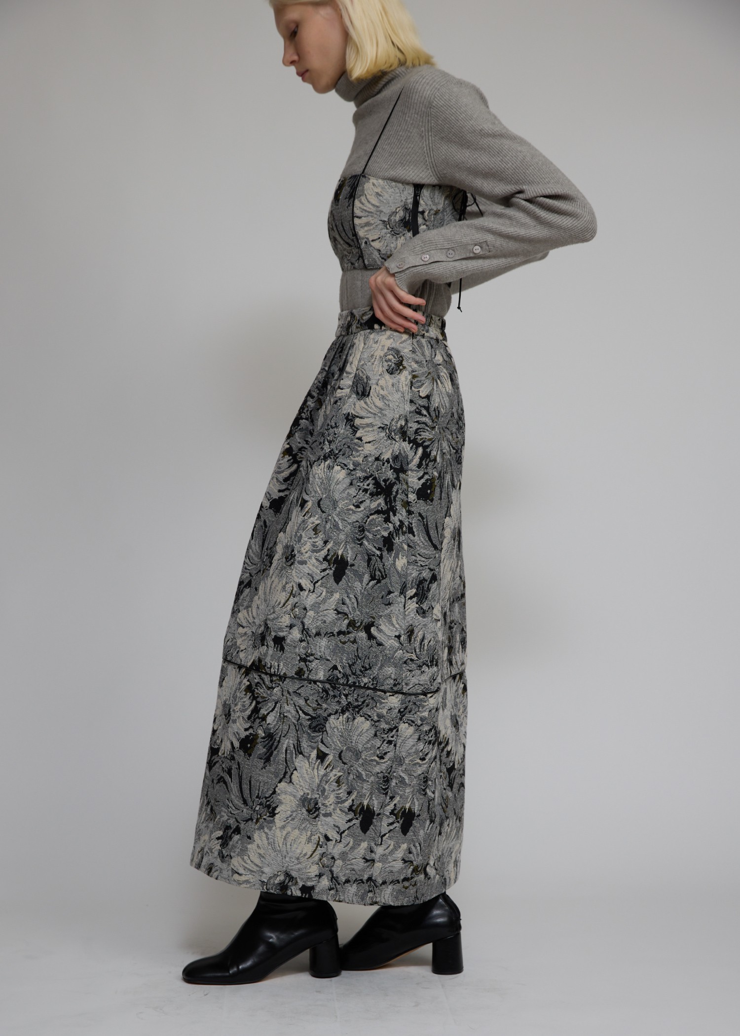 gobelin bustier & constructive cocoon SK set up