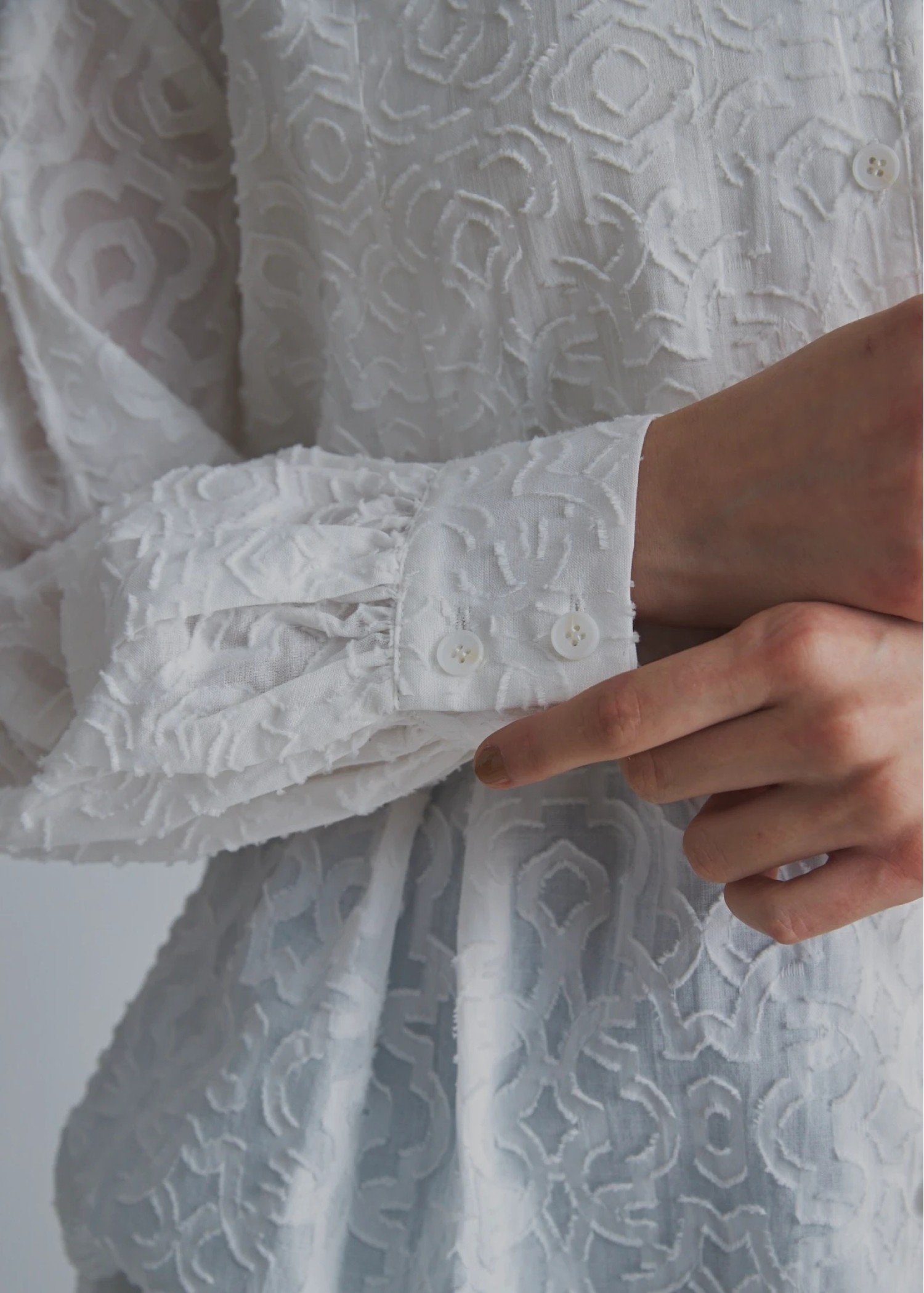 band collar round tuck flare shirt