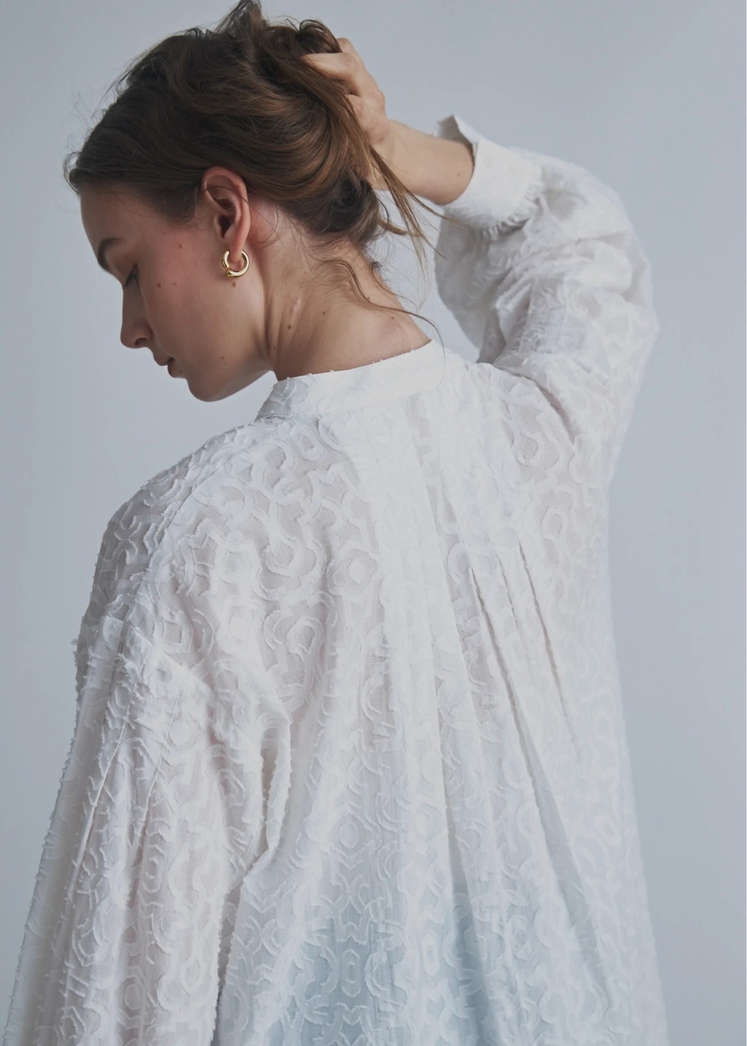 band collar round tuck flare shirt