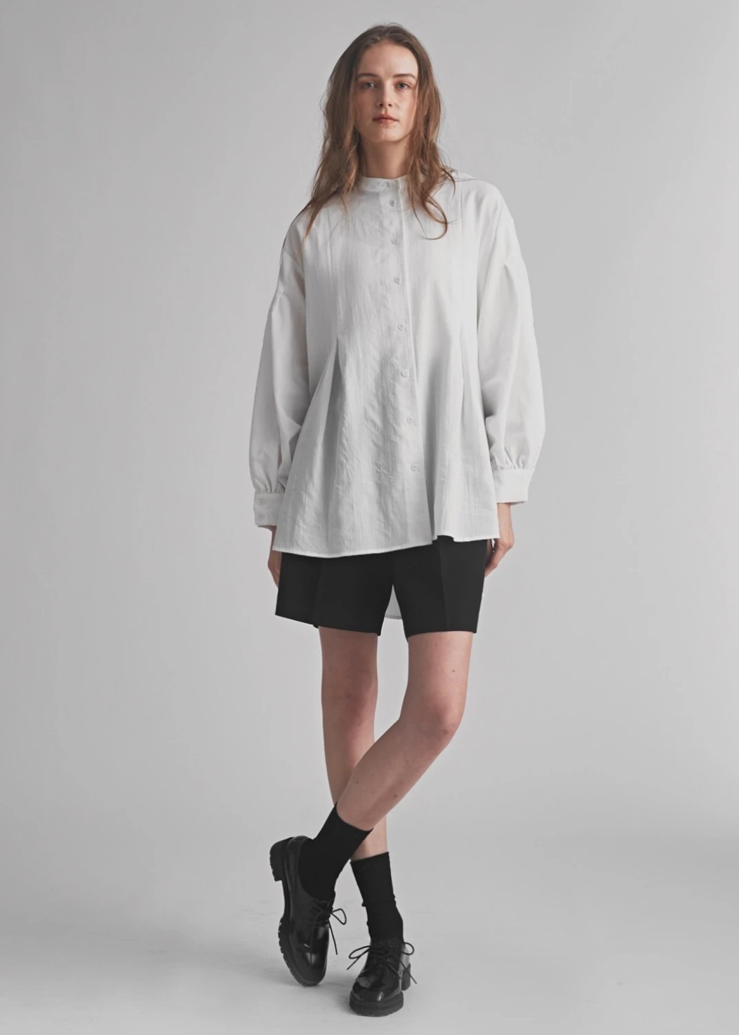 band collar round tuck flare shirt