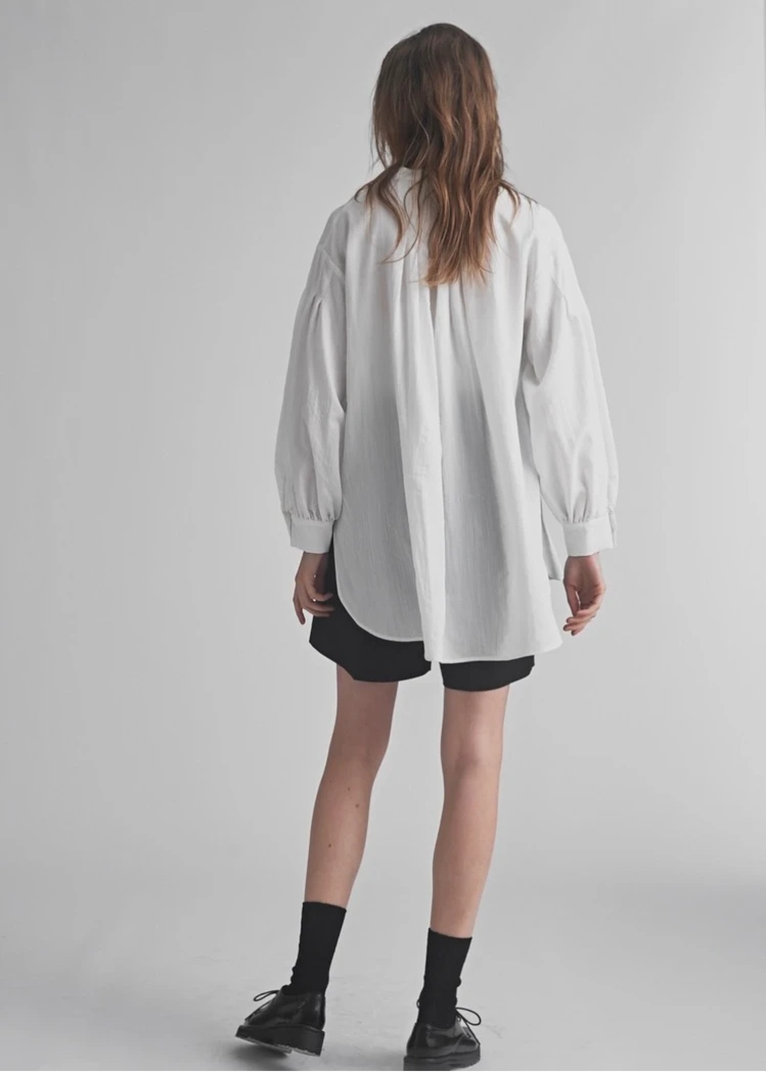 band collar round tuck flare shirt