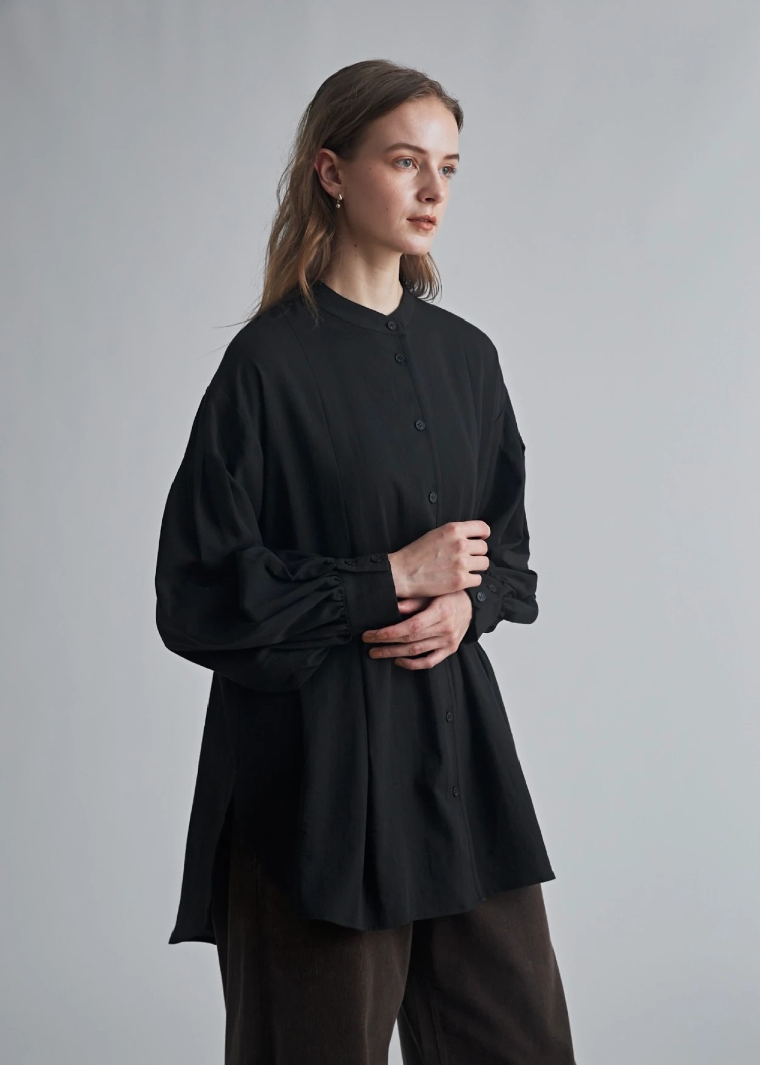 band collar round tuck flare shirt
