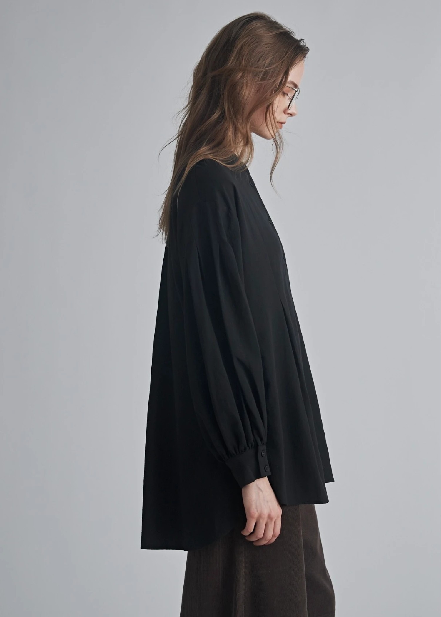 band collar round tuck flare shirt