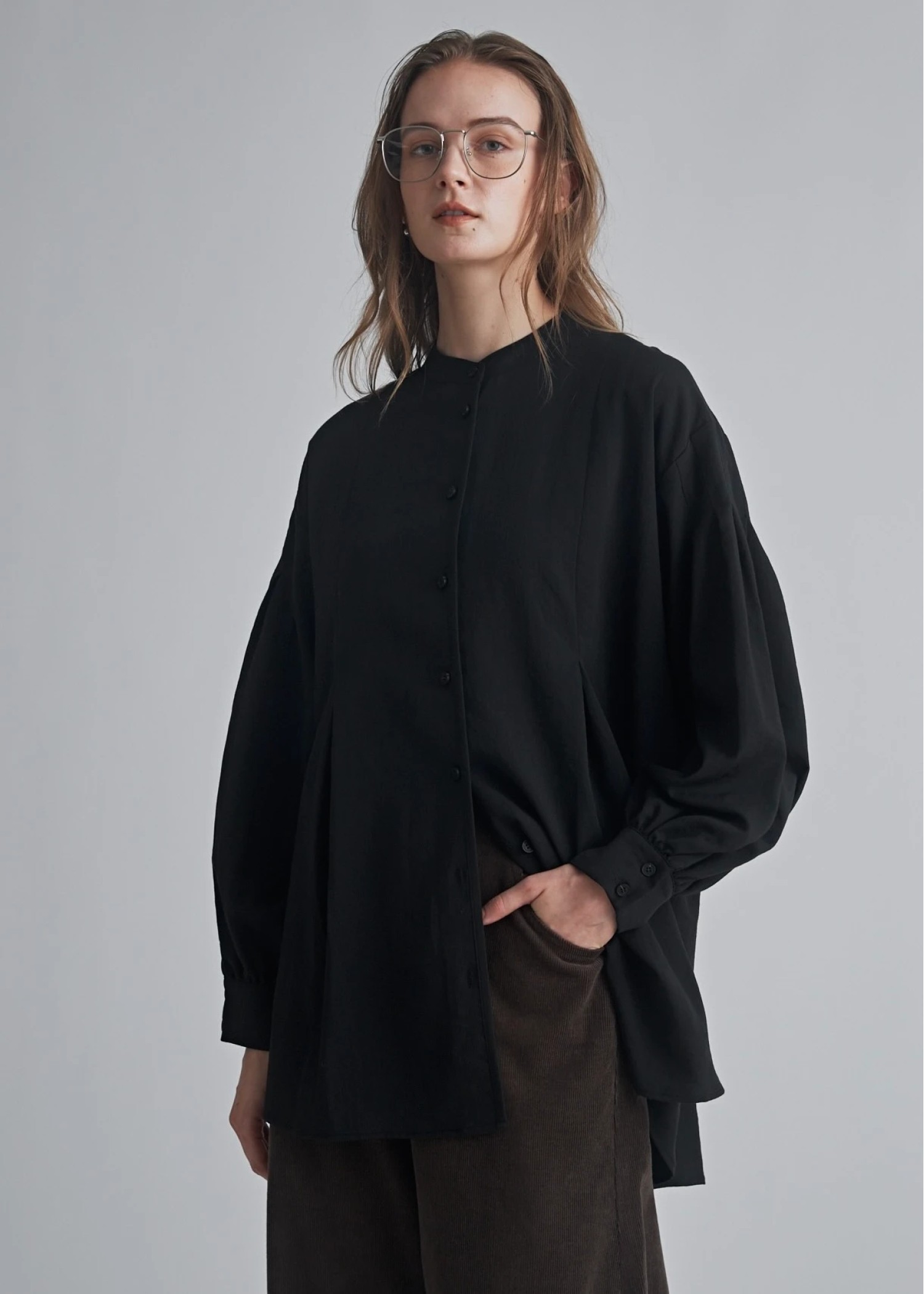 band collar round tuck flare shirt