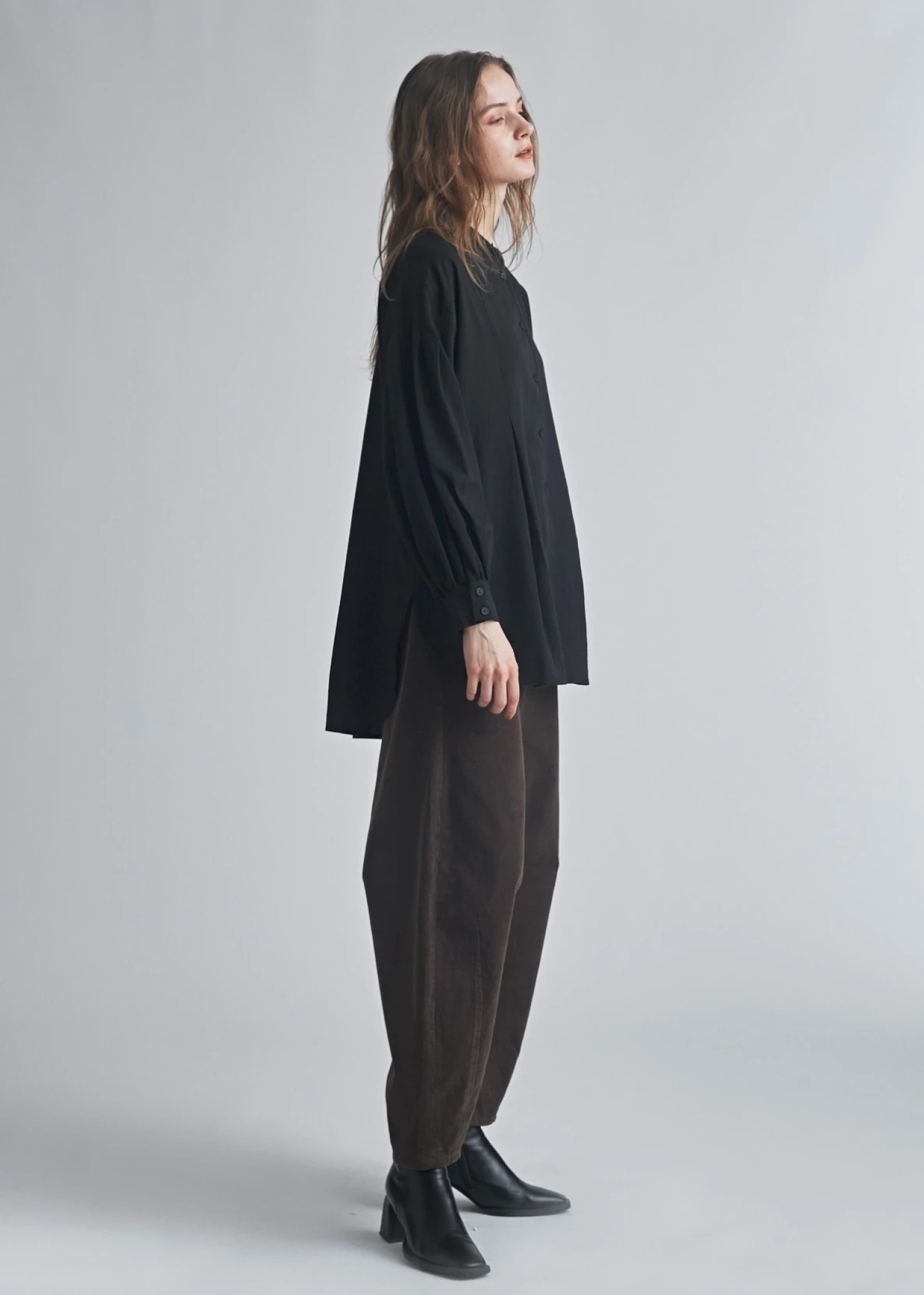 band collar round tuck flare shirt