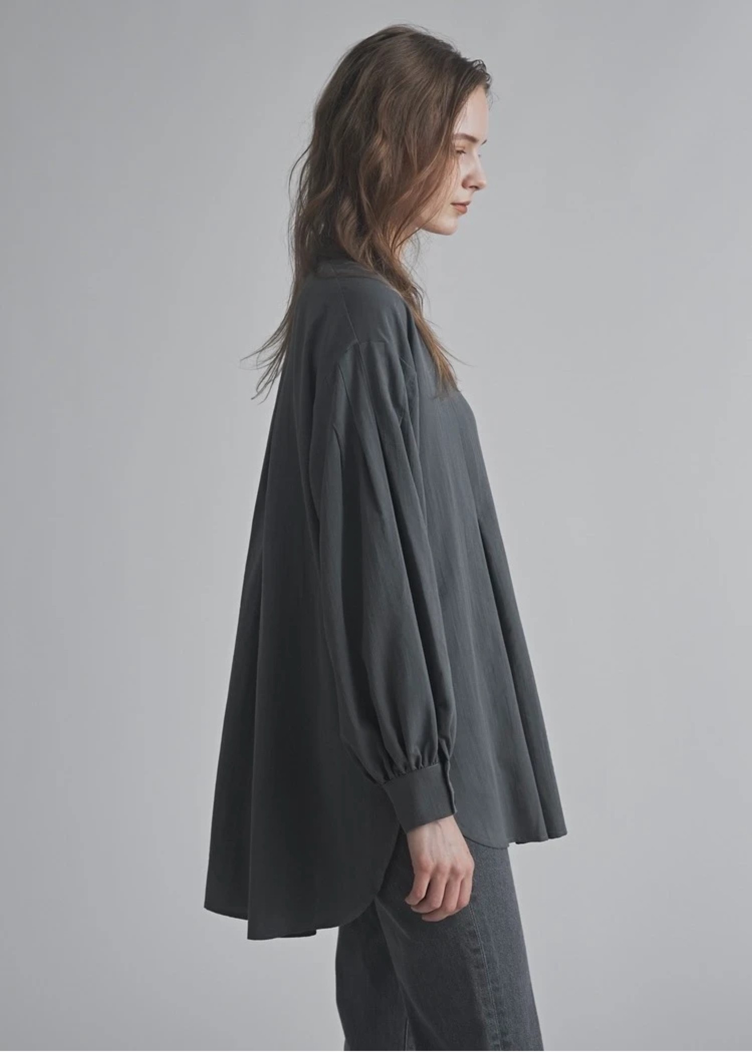 band collar round tuck flare shirt